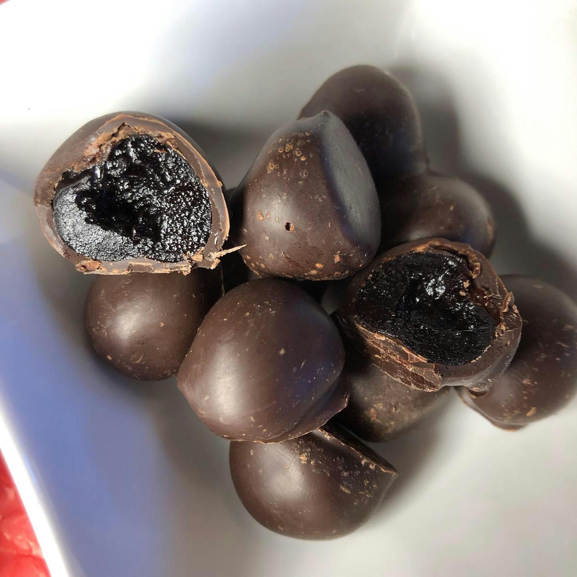 Cerises amarena enrobées de chocolat noir