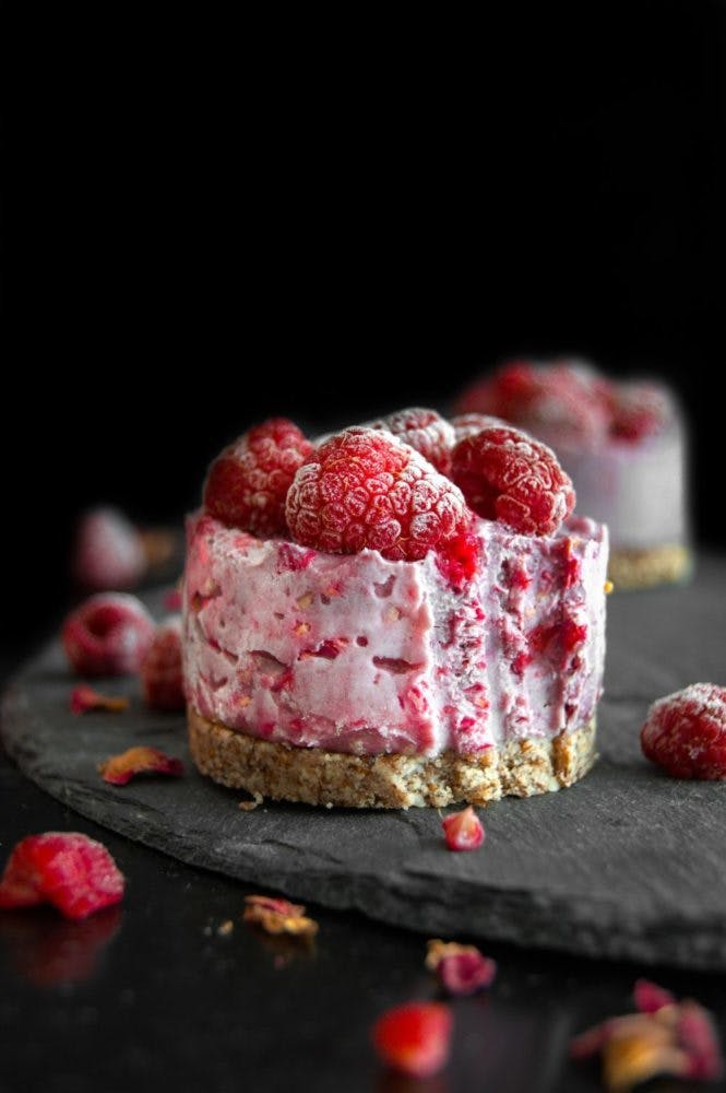 Raspberry Raw Cakes