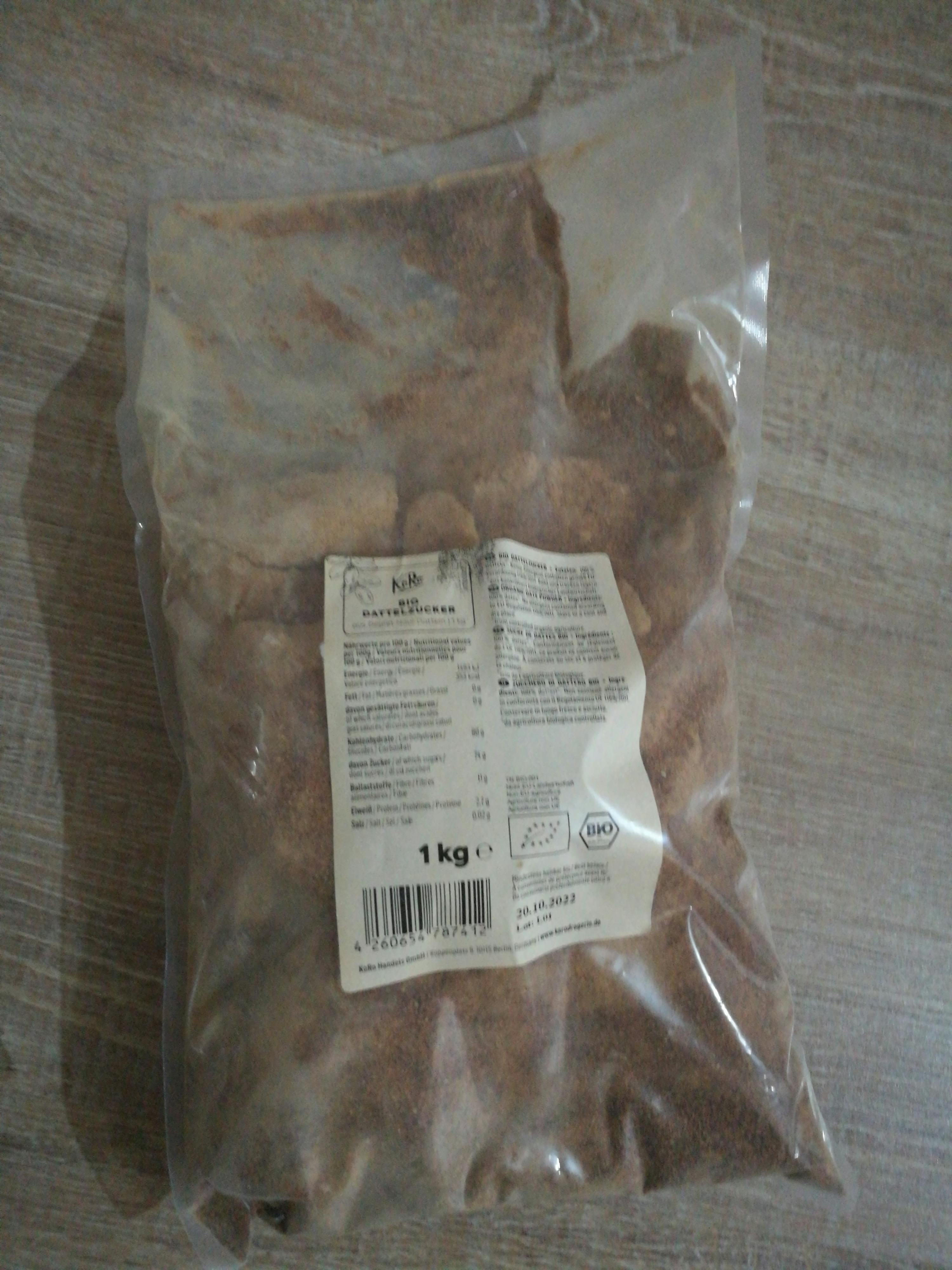 a bag of food with a label that says 1 kg