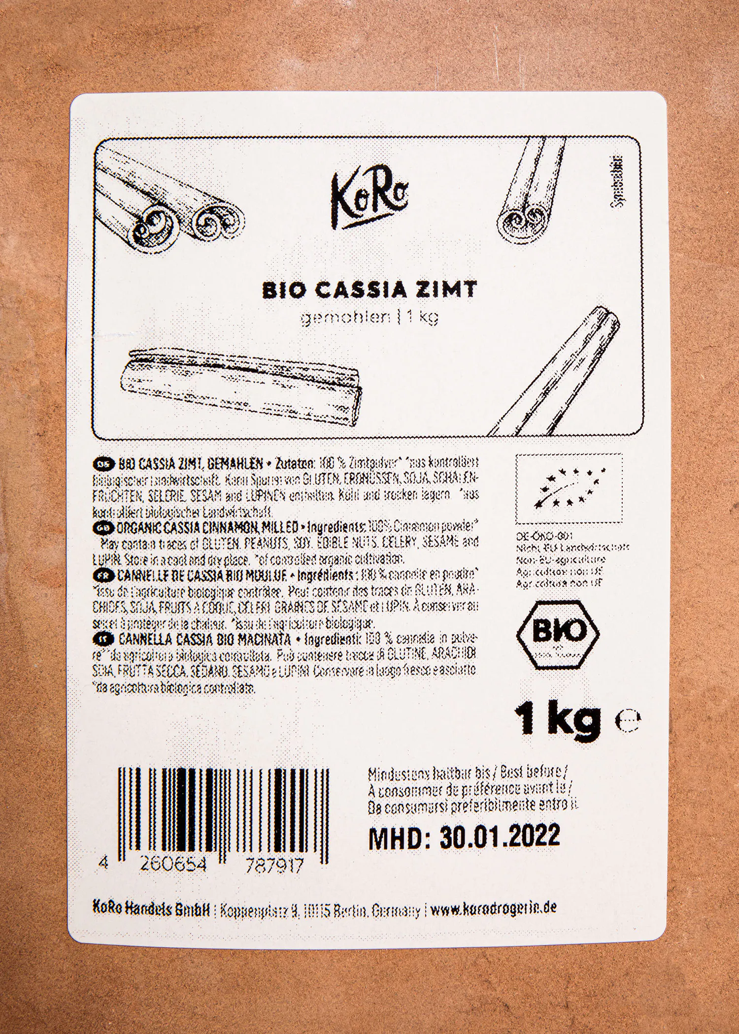 l' arrière d' une boîte de cannelle bio