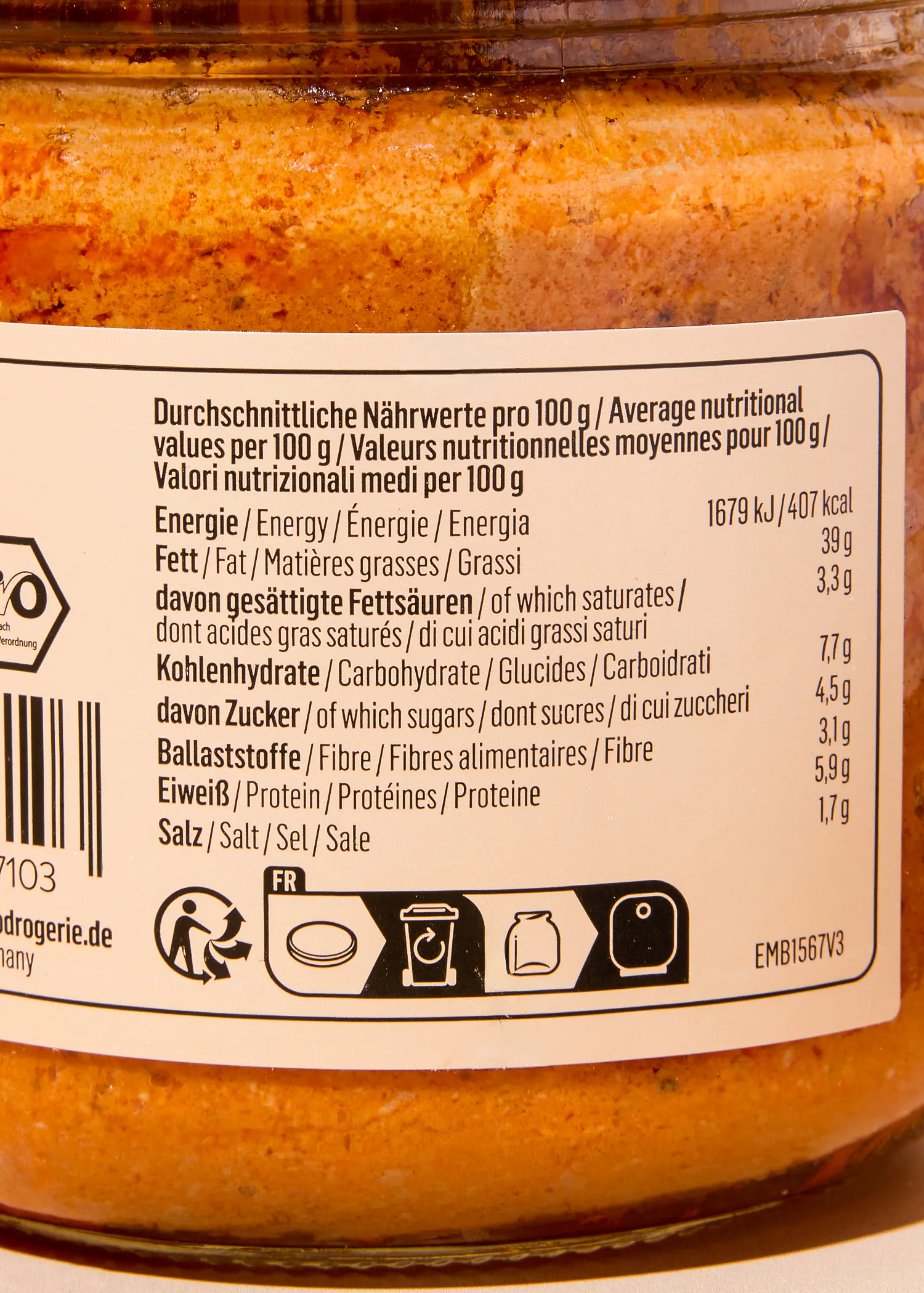 etichetta nutrizionale di un prodotto alimentare che riporta i valori medi per cento grammi di energia, grassi, carboidrati, fibre, proteine e sale.