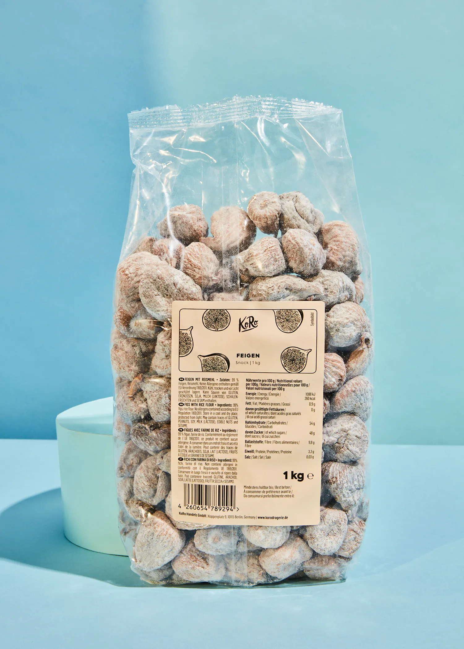 a bag of dried figs has a label that says kr