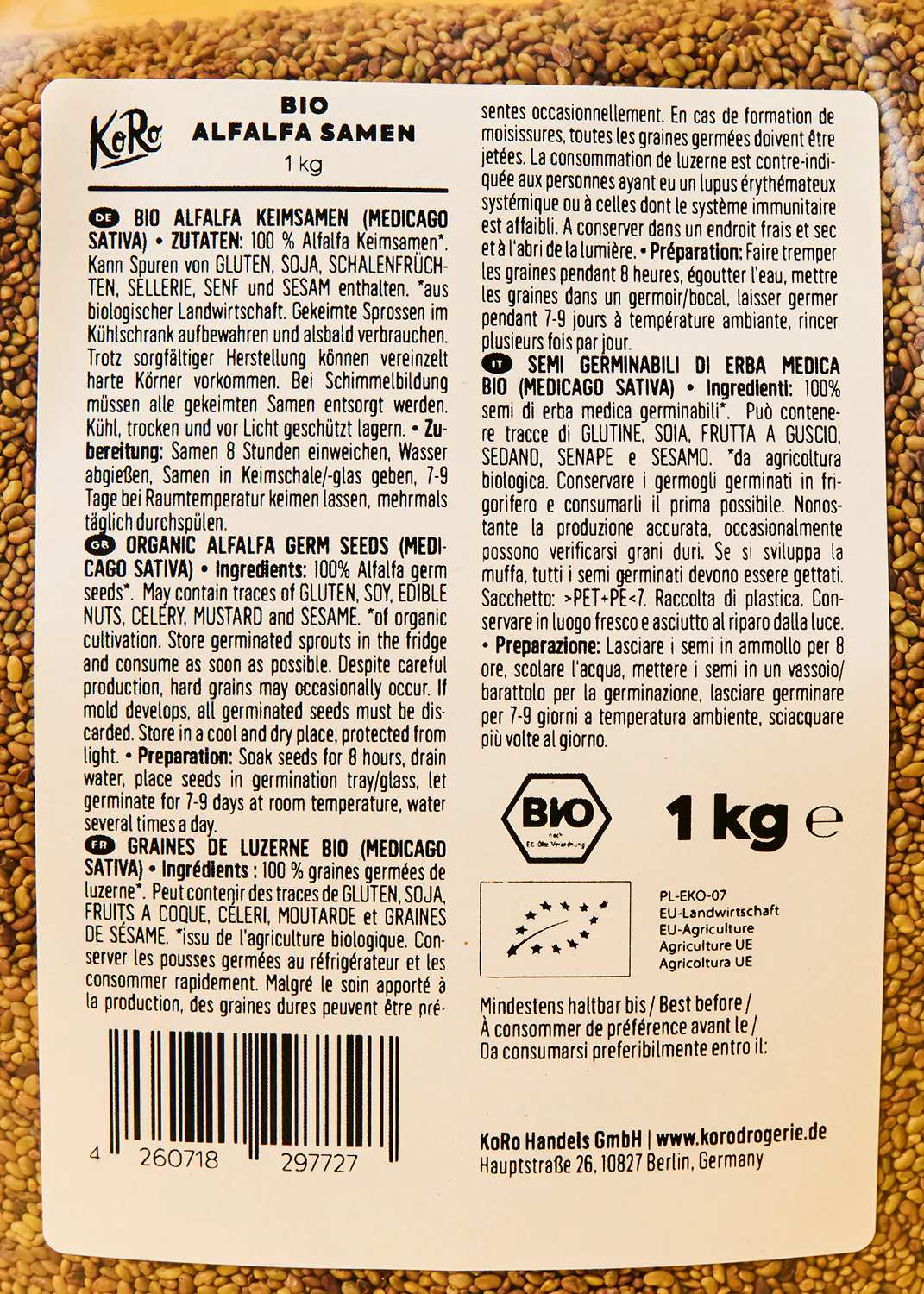 die Rückseite eines Bio-Alfafa-Samens mit einem Gewicht von 1 kg