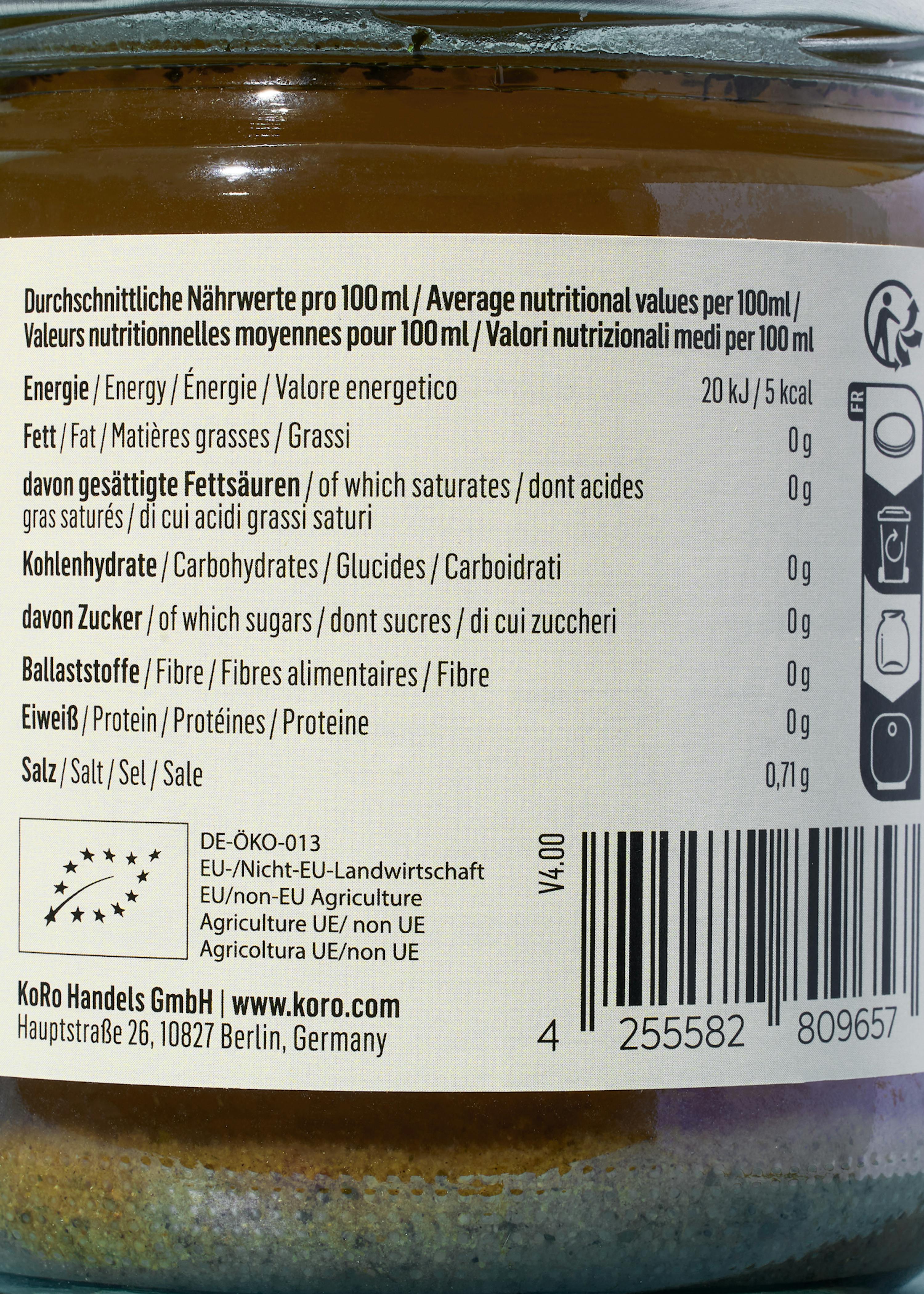 die Rückseite eines Glases zeigt die Nährwerte pro 100 ml