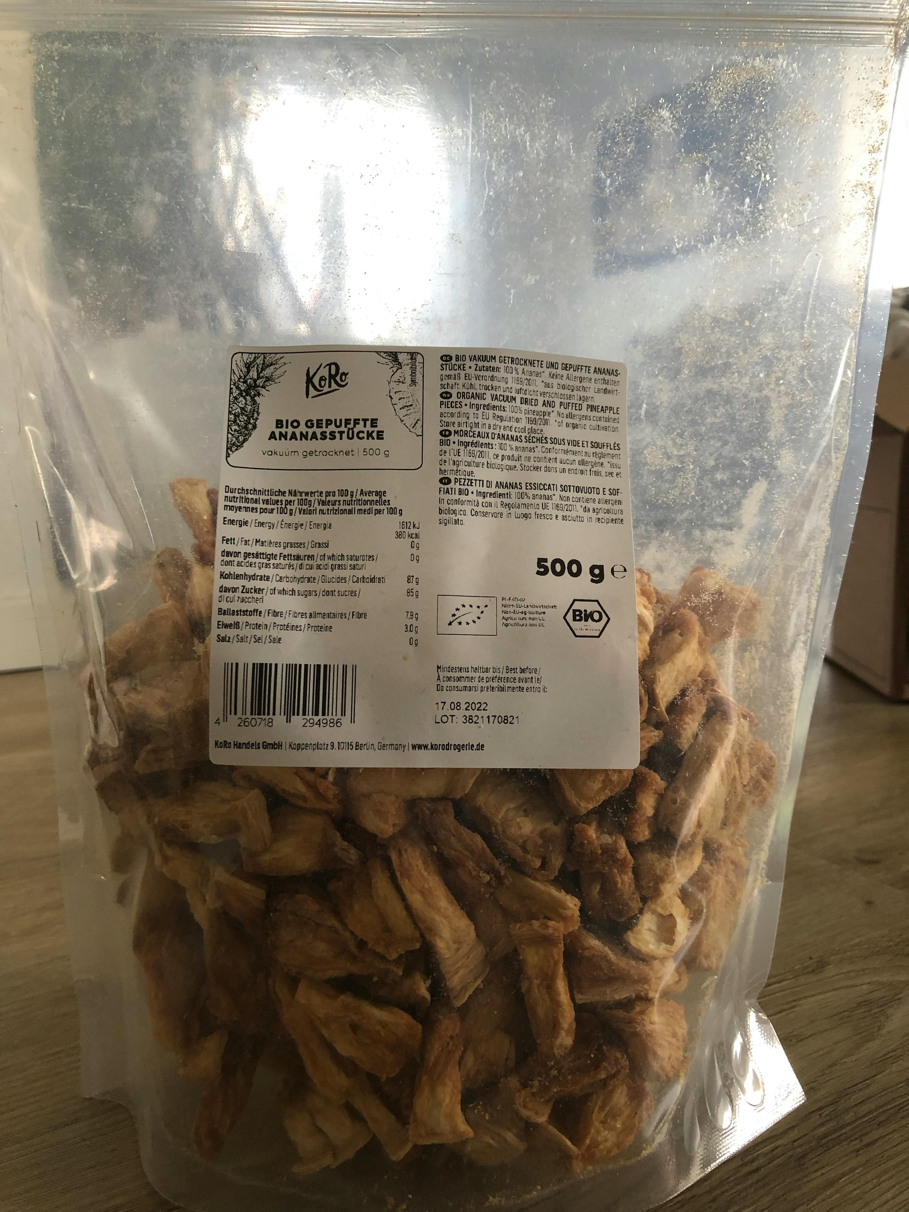 un sac de nourriture bio avec une étiquette blanche