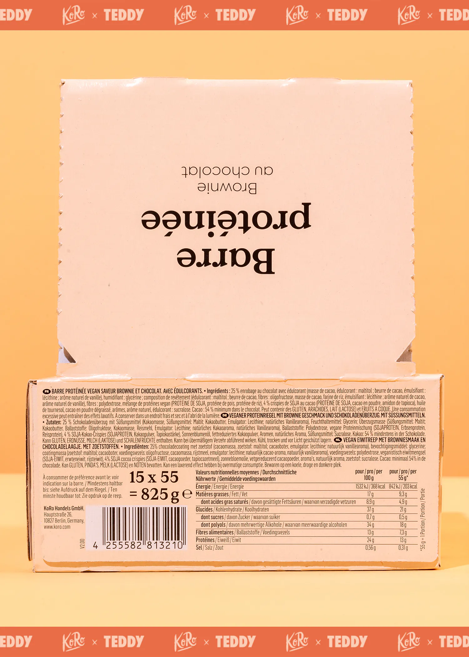 une boîte de barres protéinées véganes saveur brownie et chocolat, contenant 15 barres de 55g chacune pour un total de 825g.