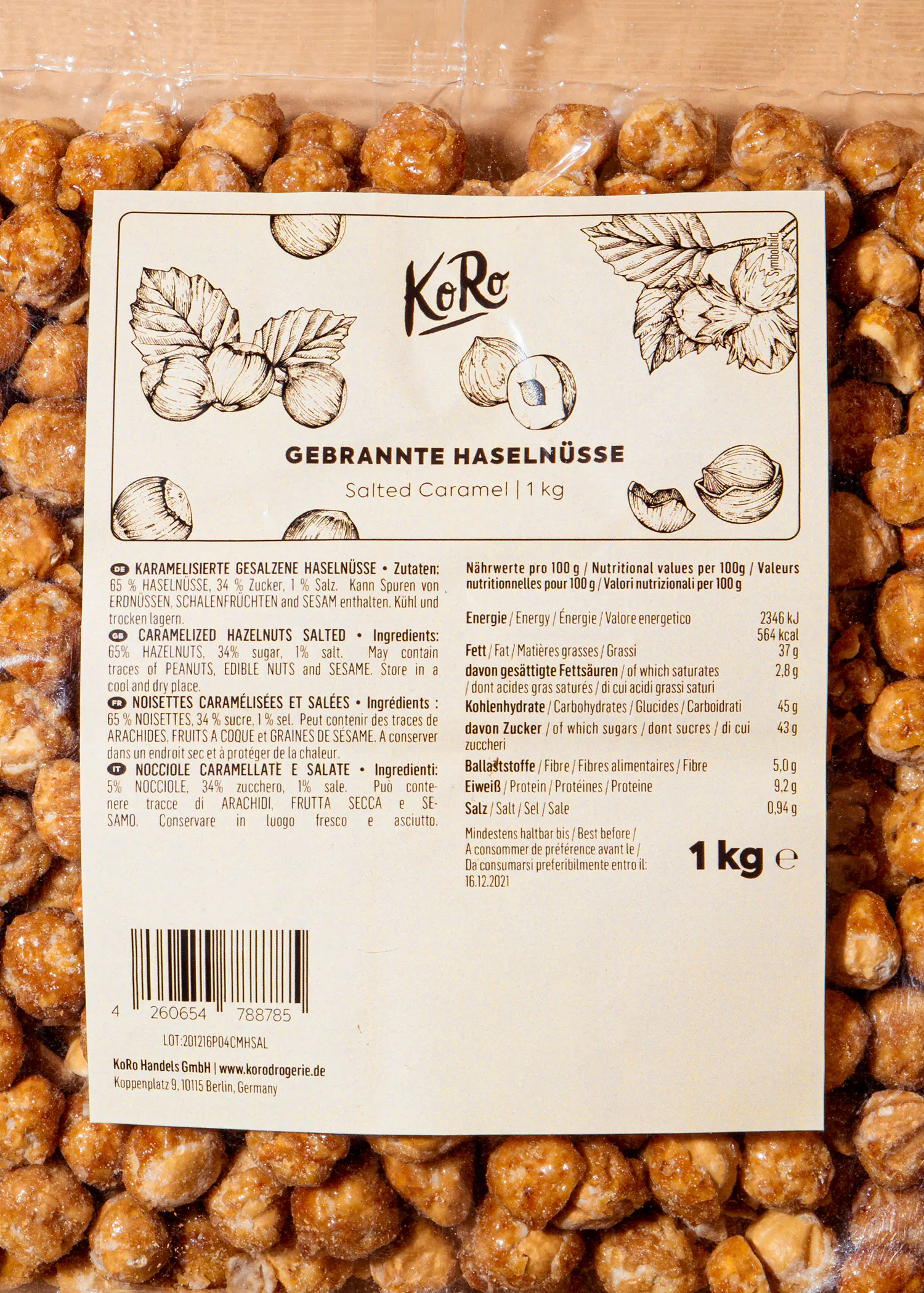 eine Packung gebrannte Haselnüsse mit einem Gewicht von 1 kg