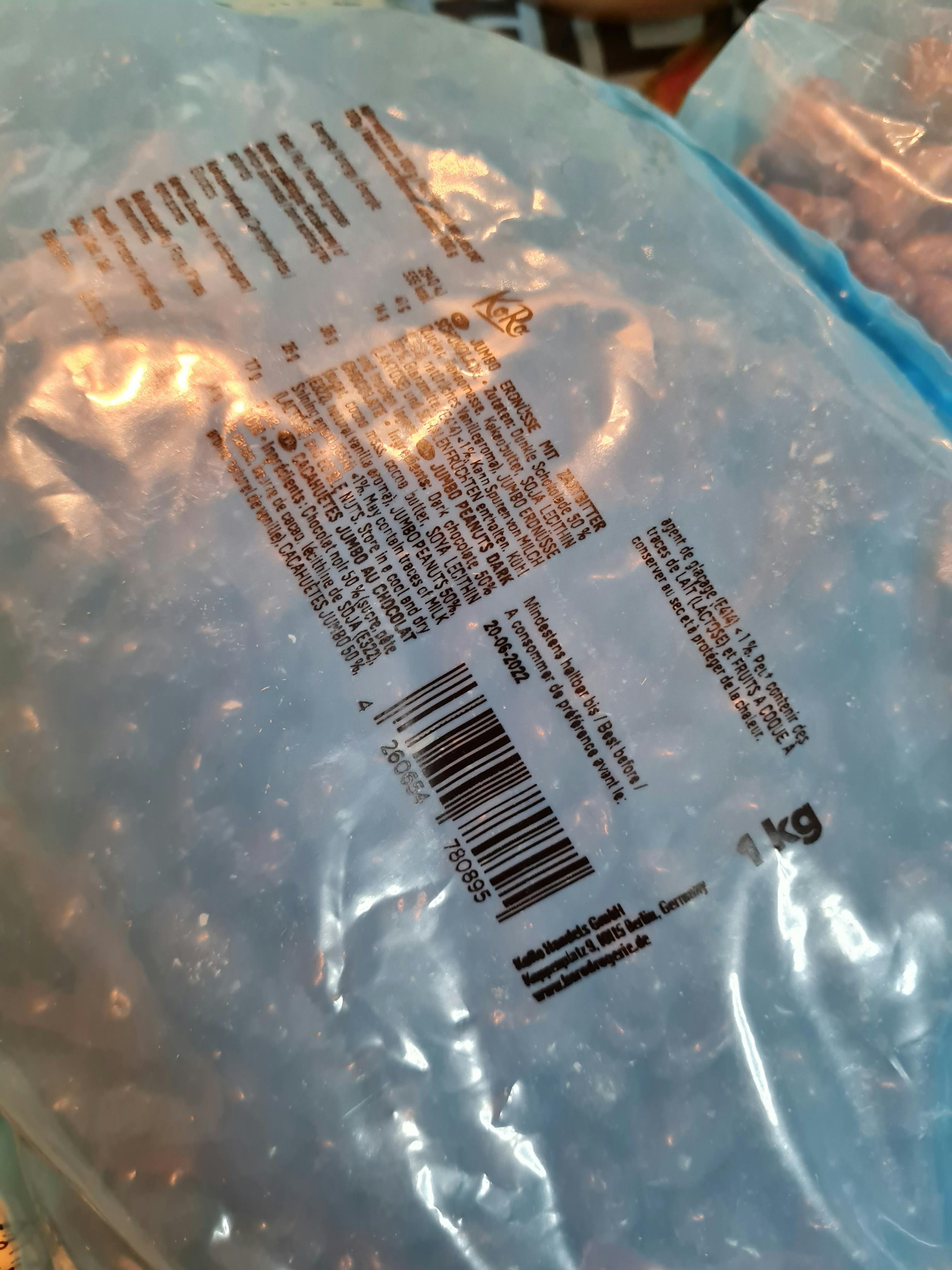 die Rückseite einer Plastiktüte mit einem Barcode