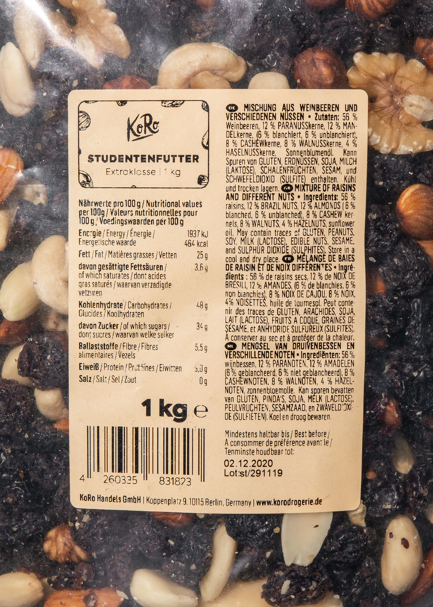 a bag of nuts has a label that says studentenfutter