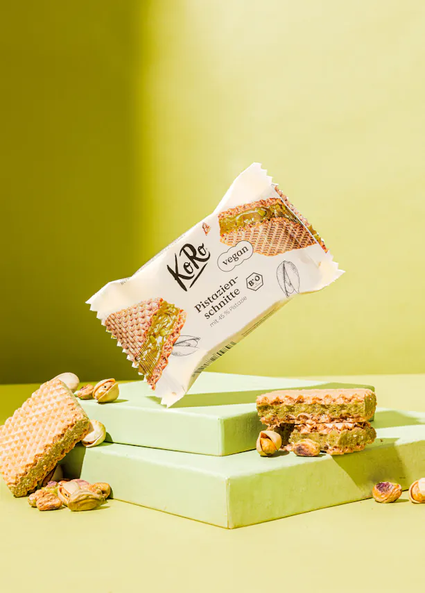 un paquet de barres de céréales végétales avec des pistaches