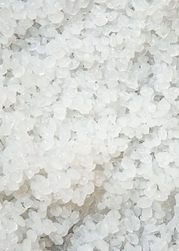 eine Nahaufnahme eines Haufens weißer Kieselsteine