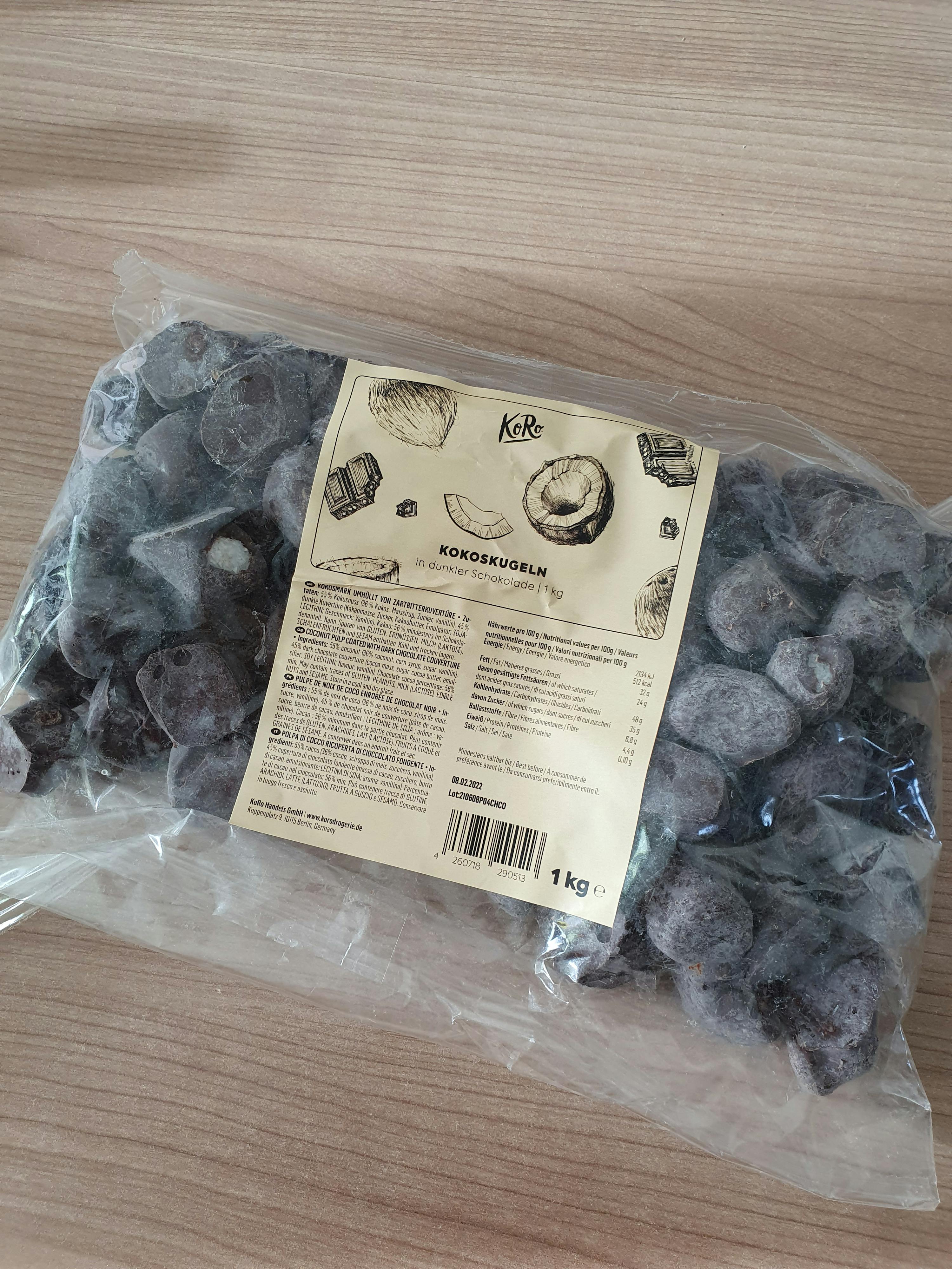 a bag of food with a label that says 1 kg