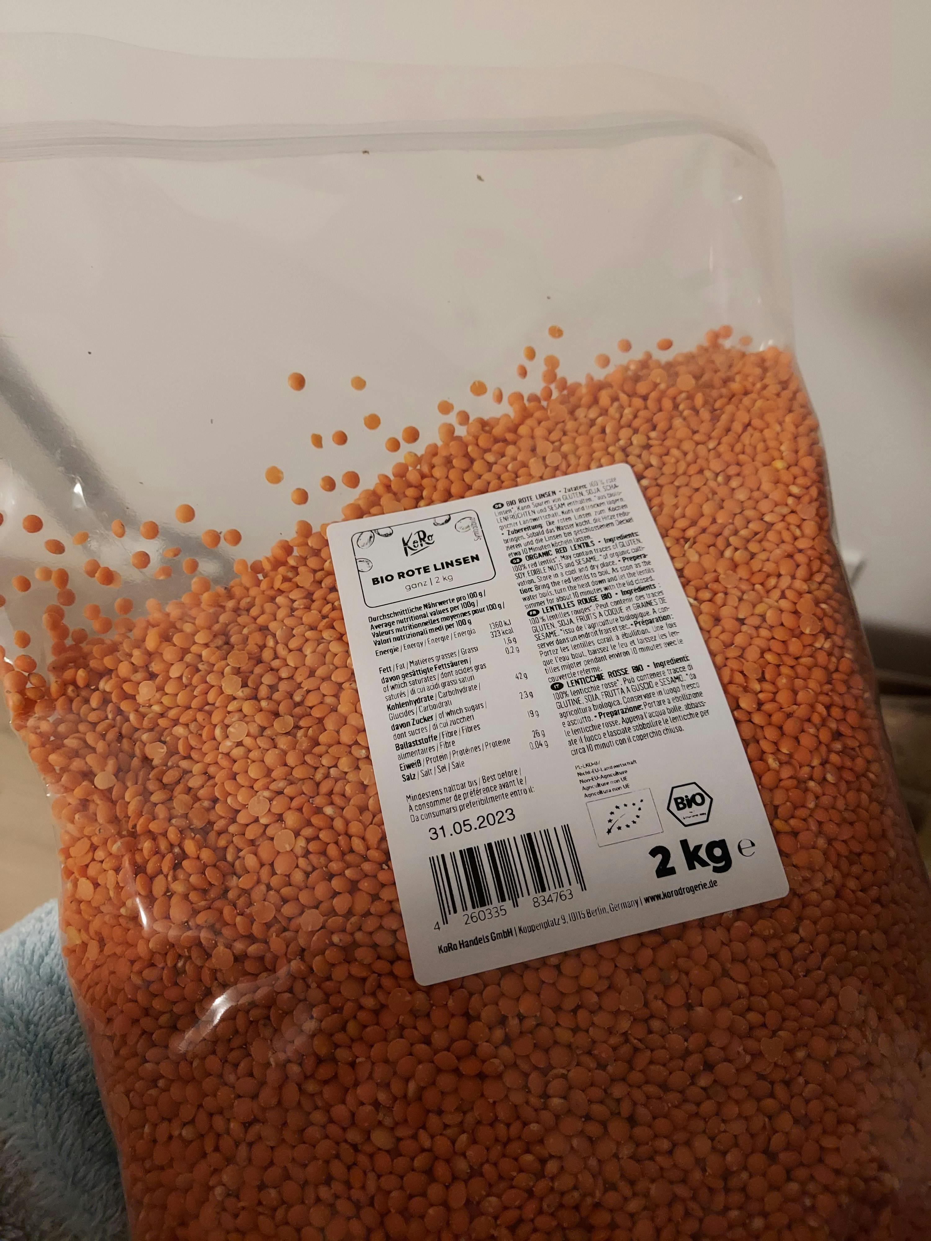 a bag of red lentils with a label that says 2 kg