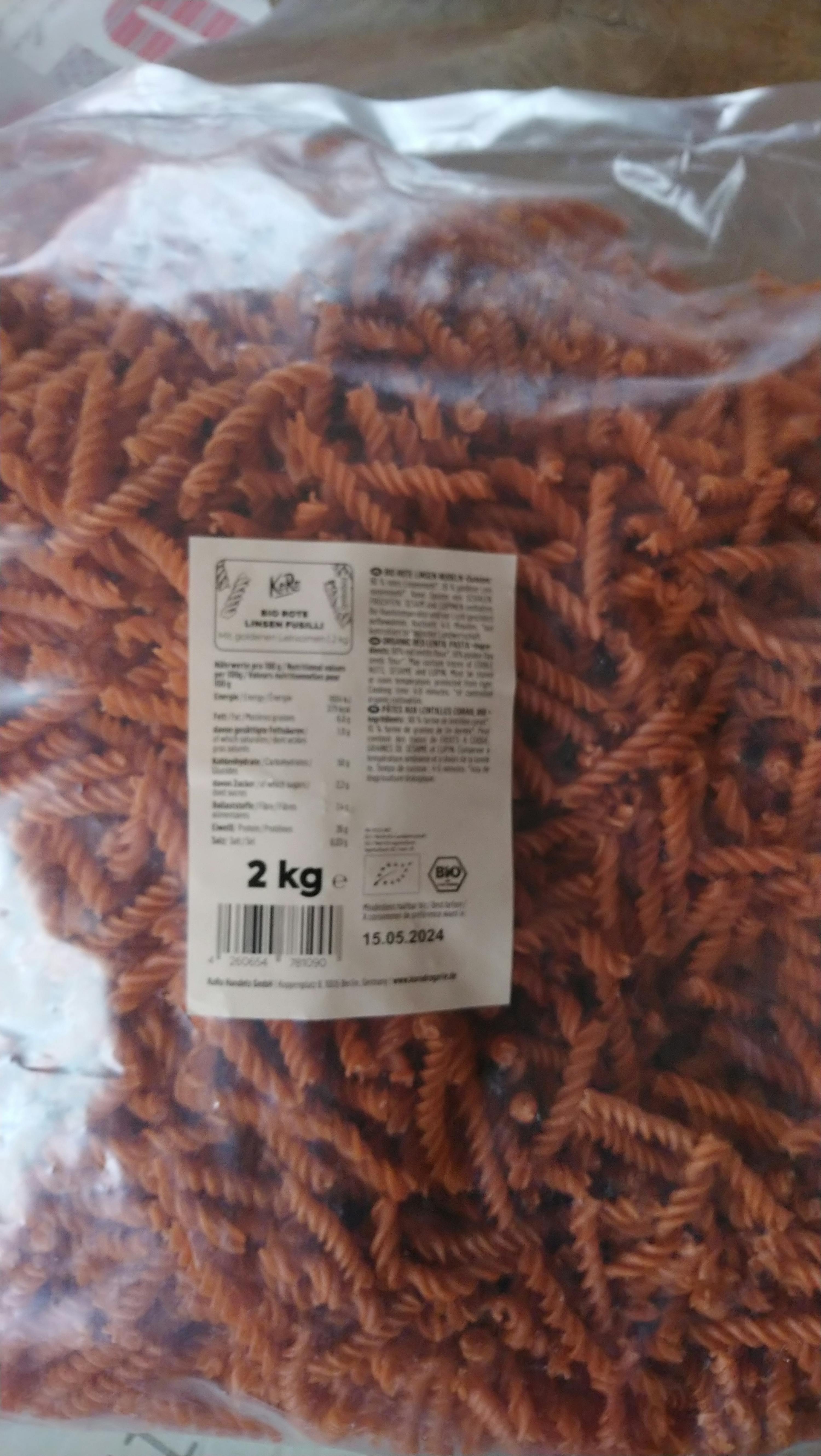 un sac de pâtes avec l' étiquette de 2 kg