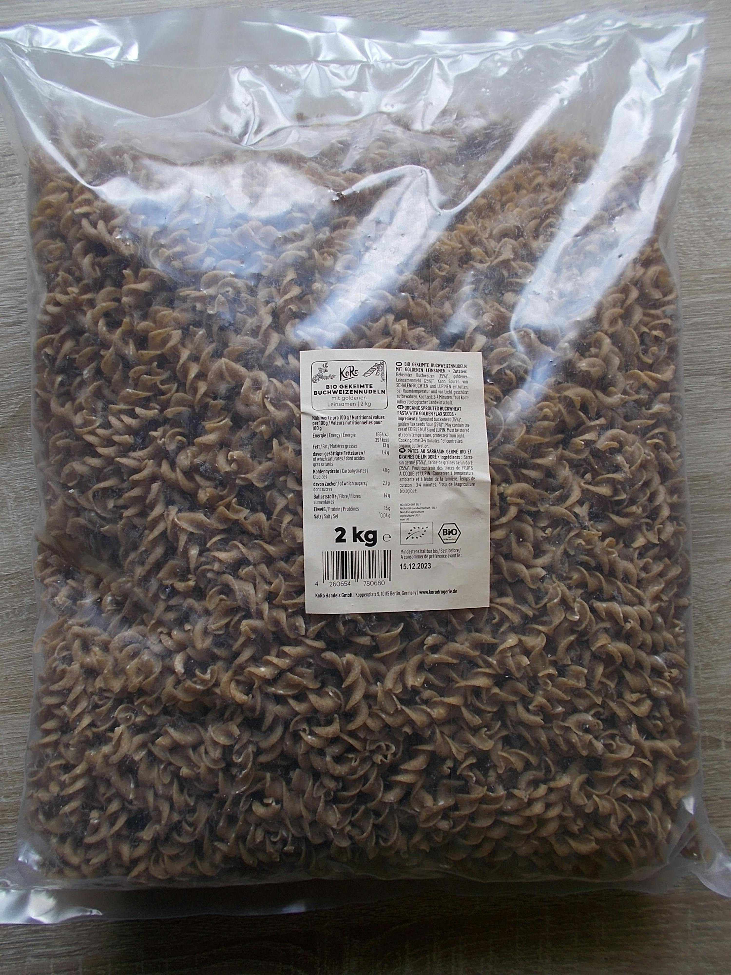 a bag of pasta has a label that says 2 kg