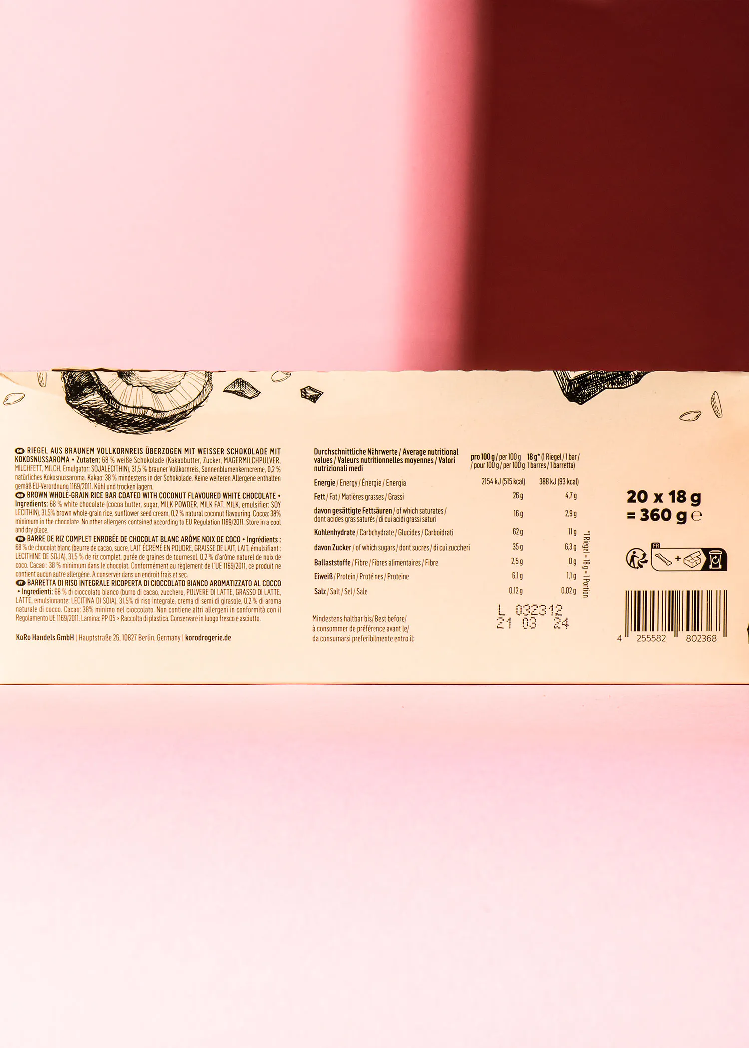 die Rückseite einer Schachtel Schokolade zeigt die Nährwerte