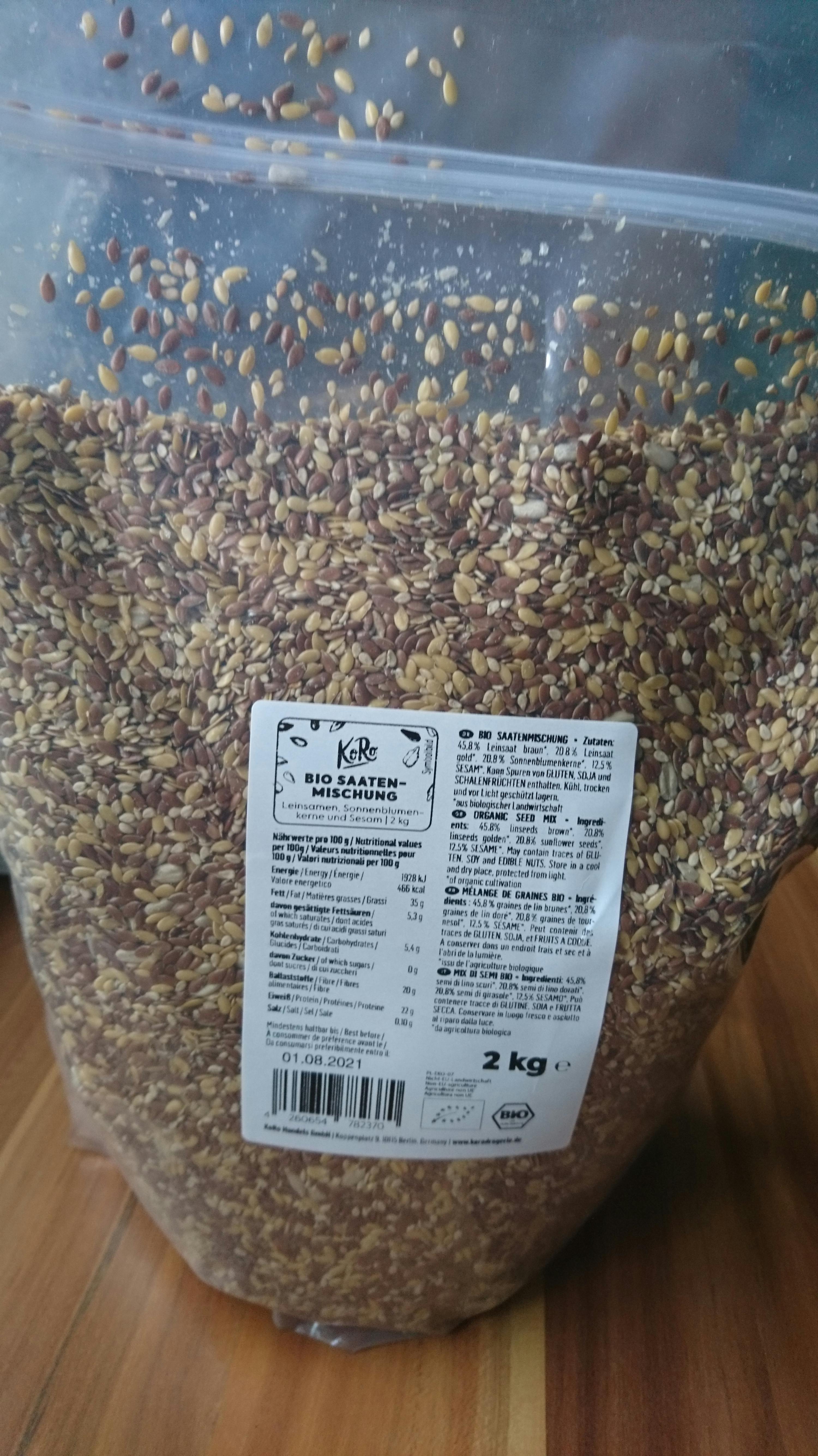 a bag of grains with a label that says " 2 kg "