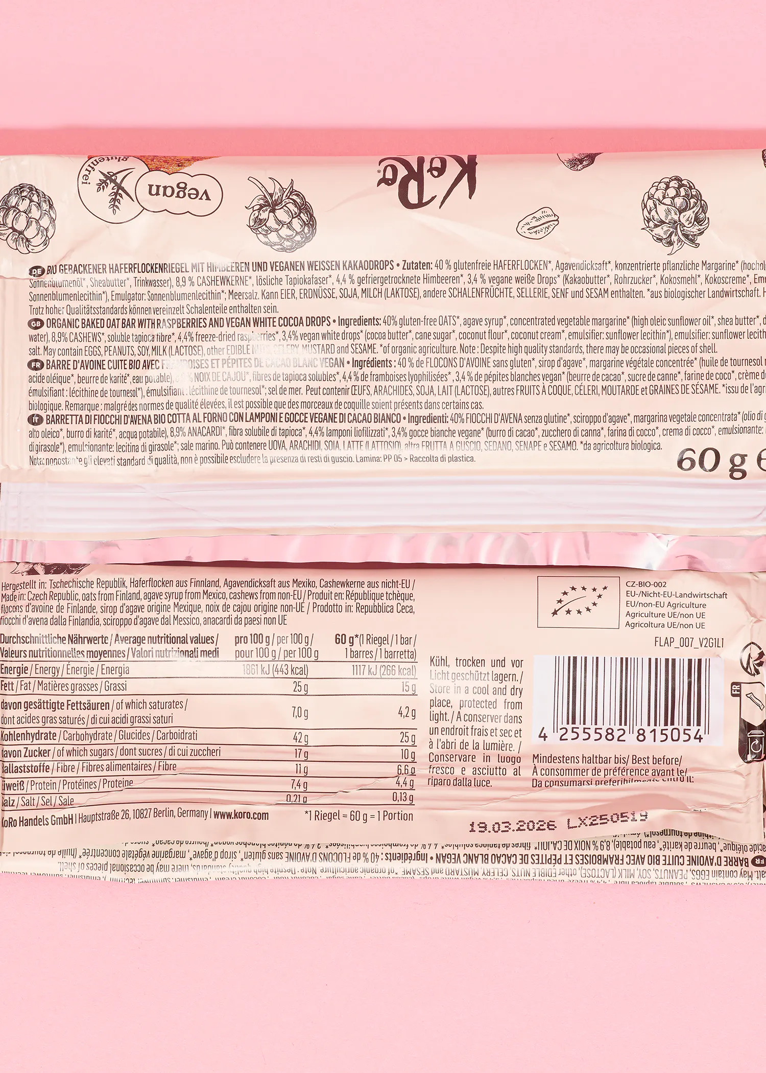 l' arrière d' une barre de chocolat avec une étiquette rose