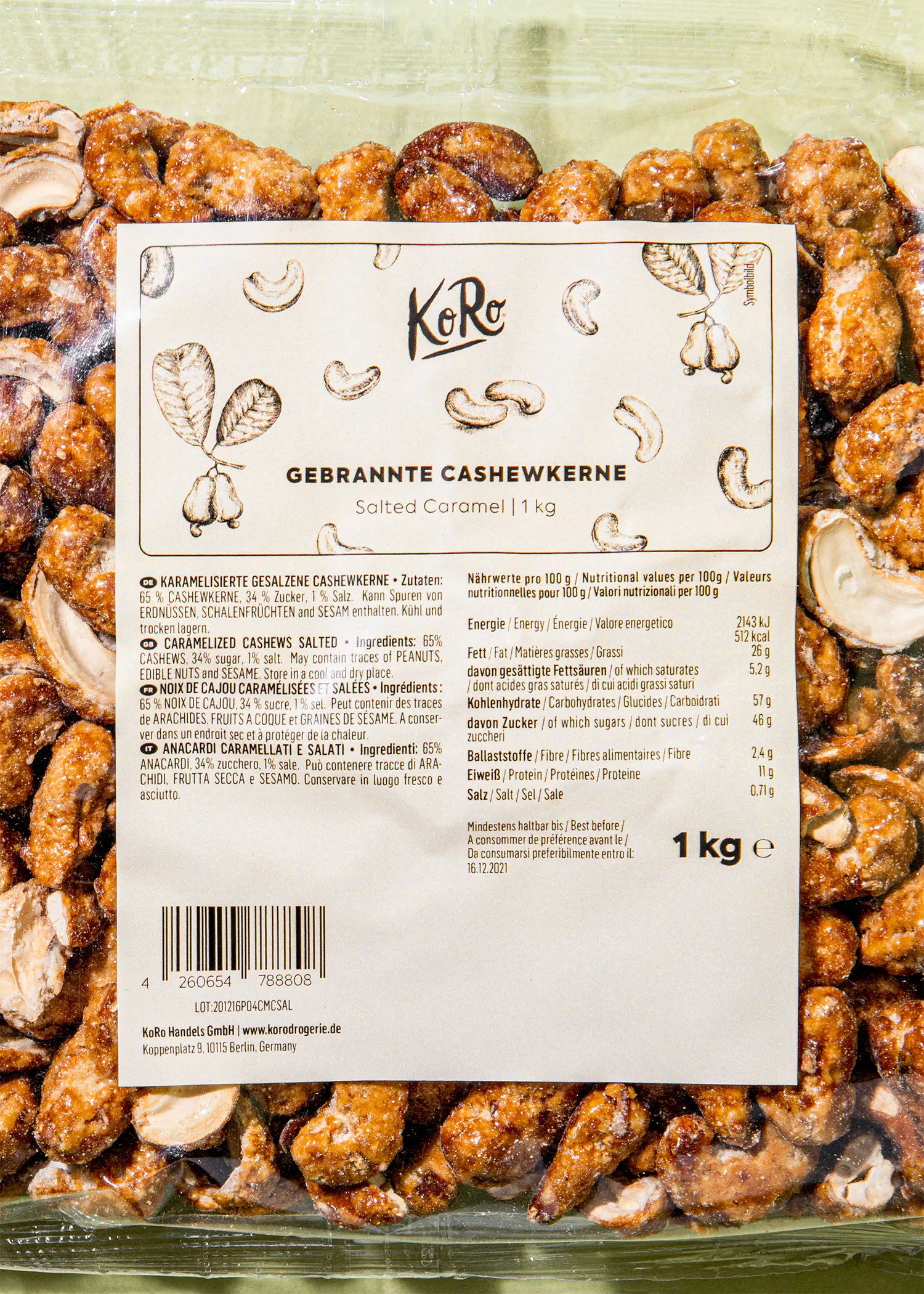 a package of cashews has a label that says '  gebrannt cashewkerne salted caramel '