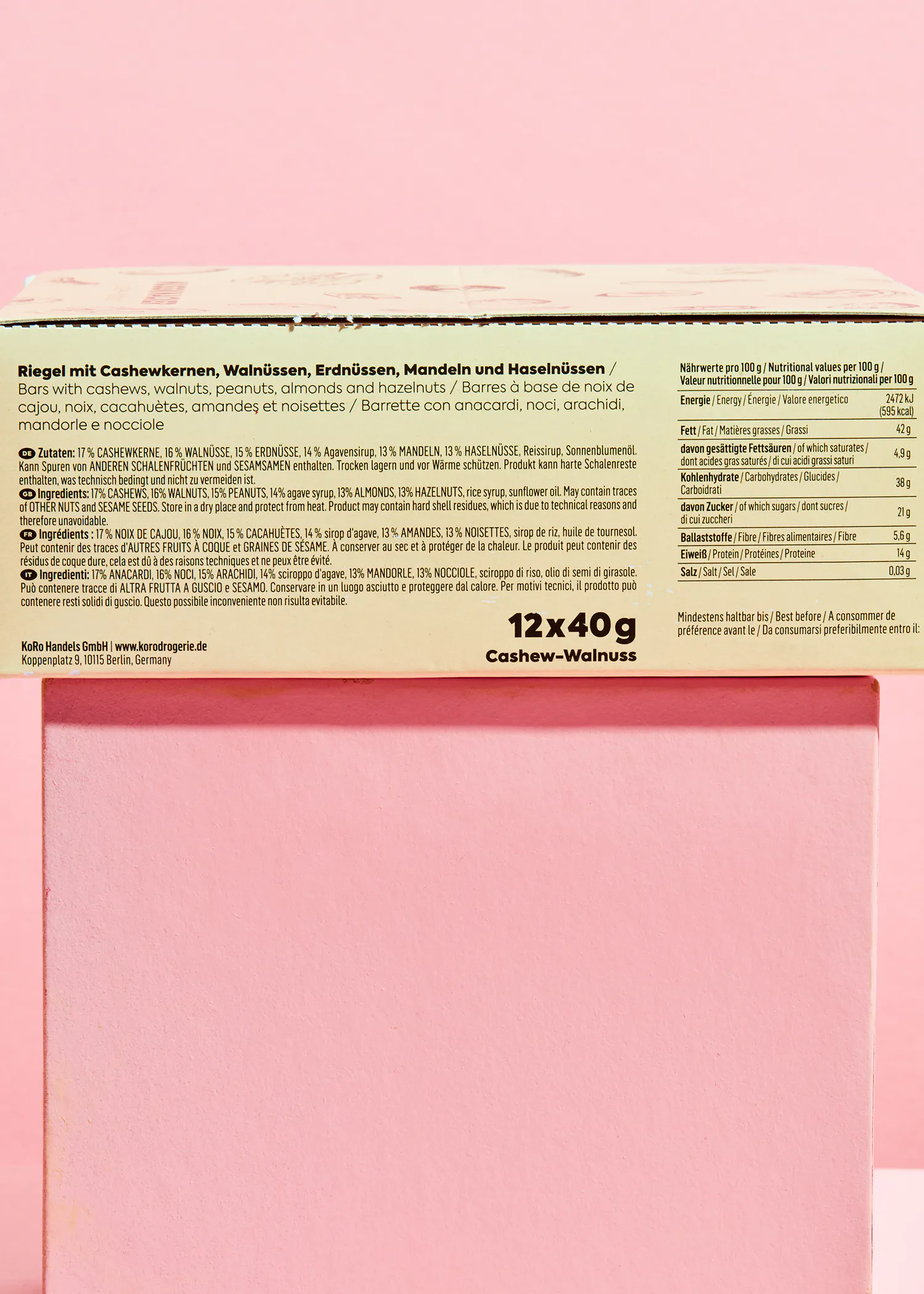 l' arrière d' une boîte de noix de cajou