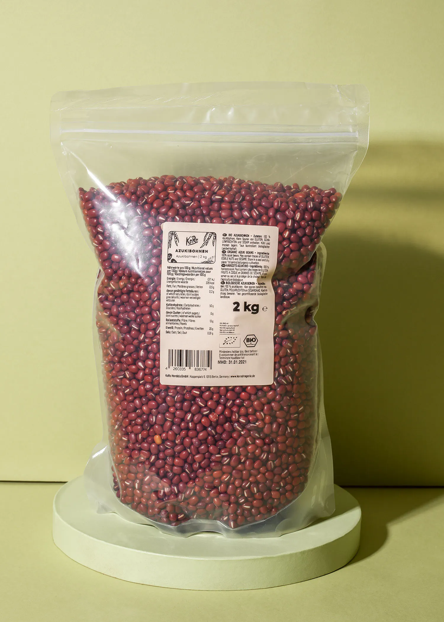 a bag of red beans has a label that says 2 kg