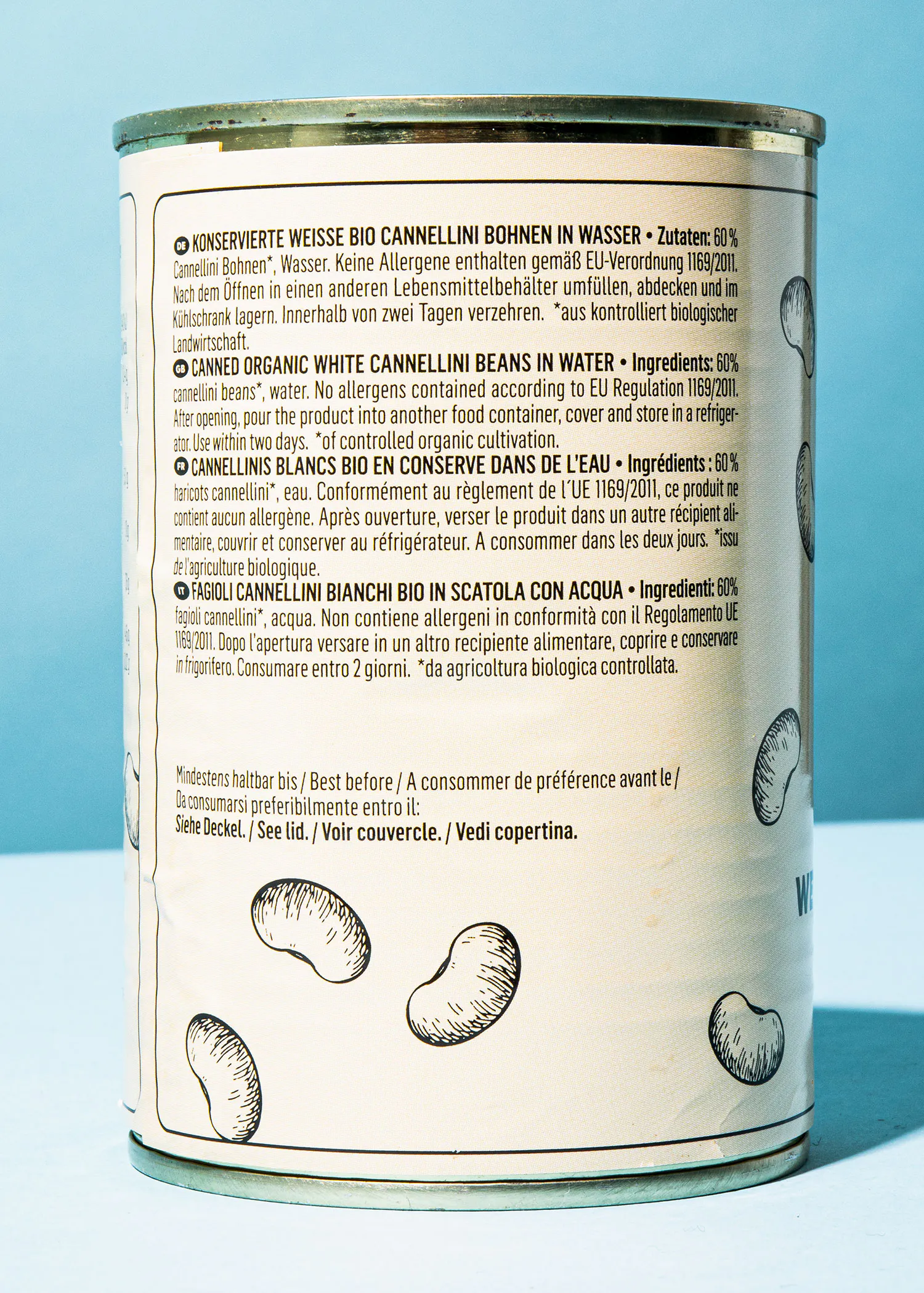 le dos d' une boîte de haricots blancs bio