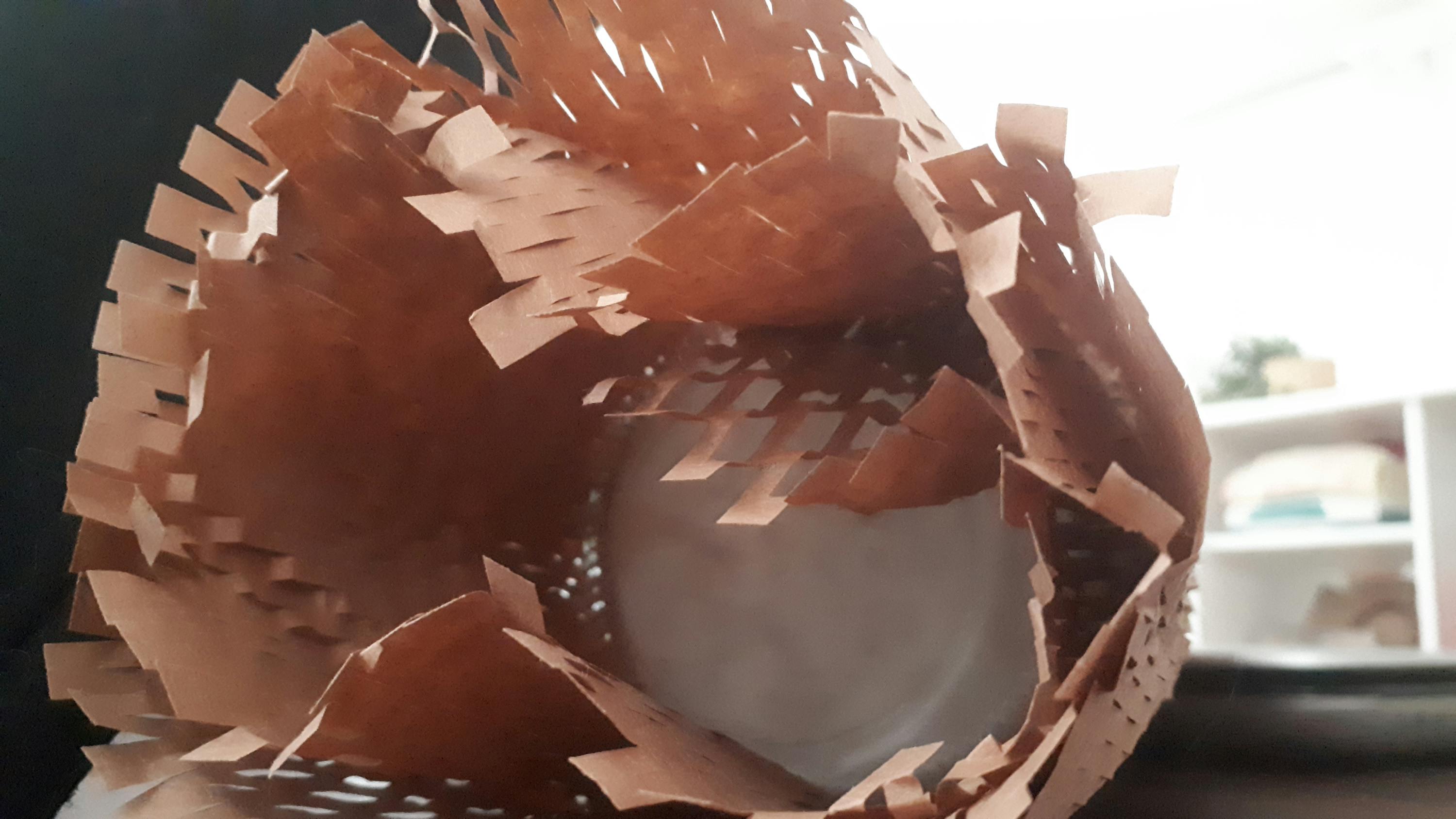 un gros plan d' un rouleau de papier ondulé