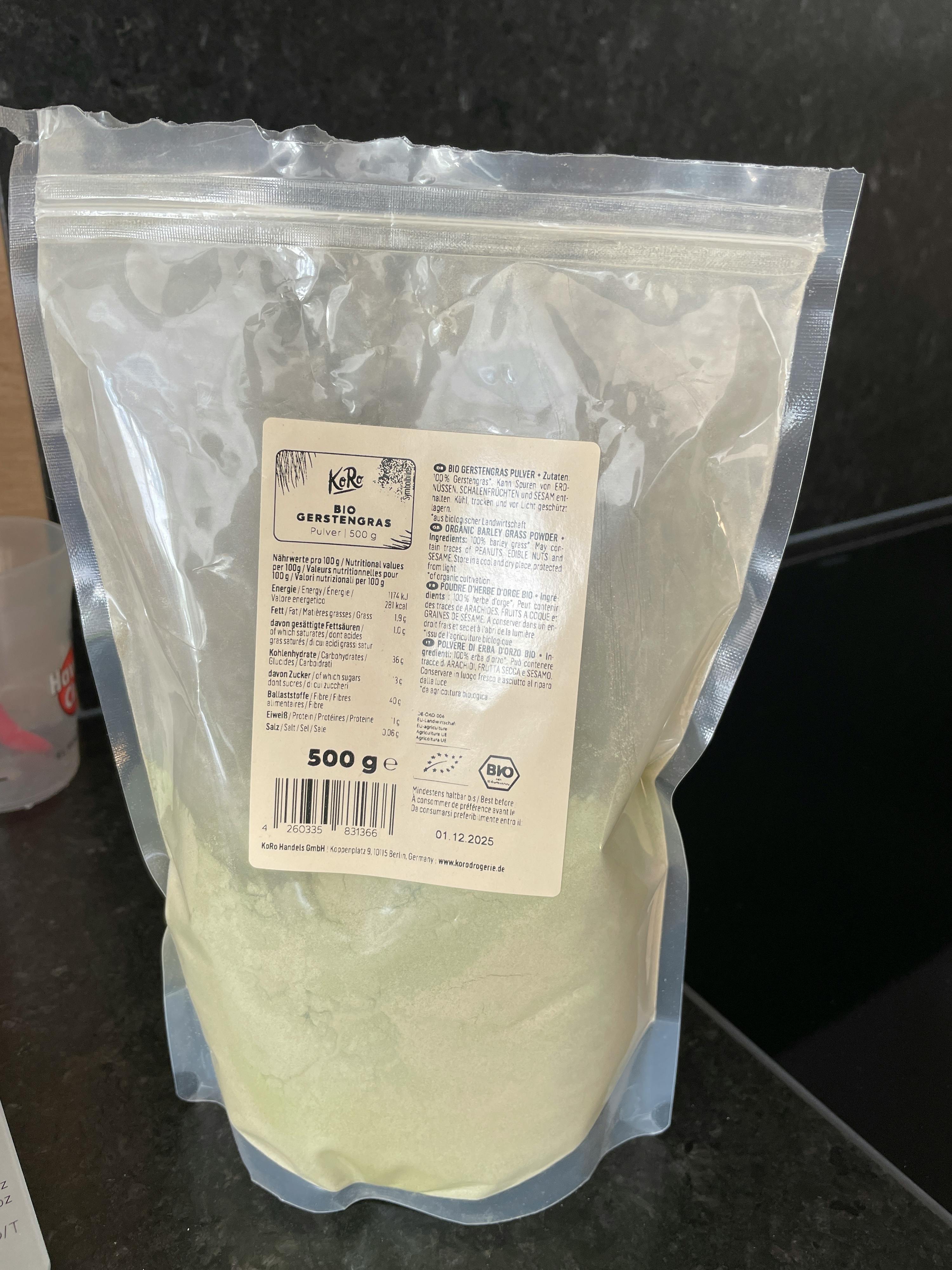 a bag of green powder has a label that says ' bio ' on it