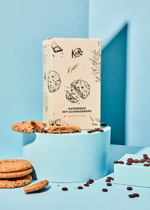 une boîte de biscuits d' avoine avec des pépites de chocolat