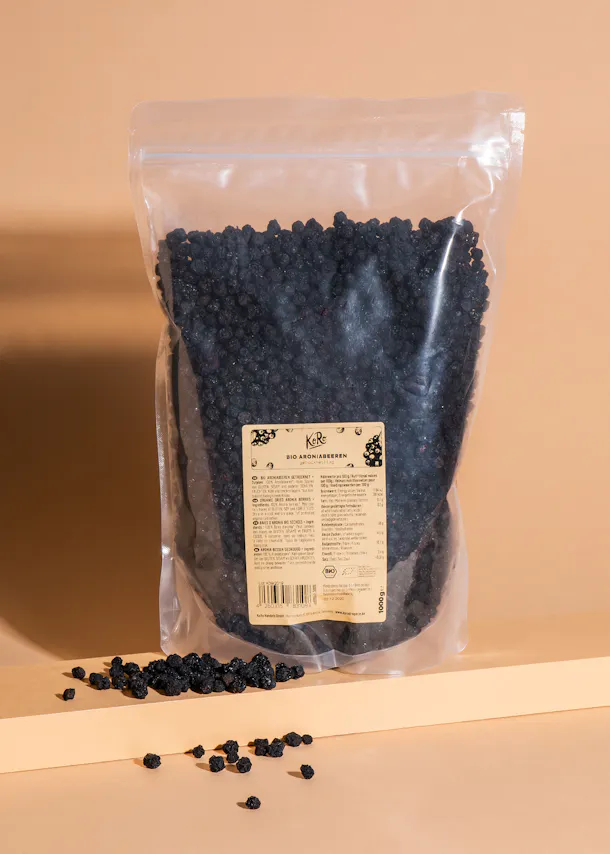 a bag of dried blueberries with a label that says " bio brombeere "
