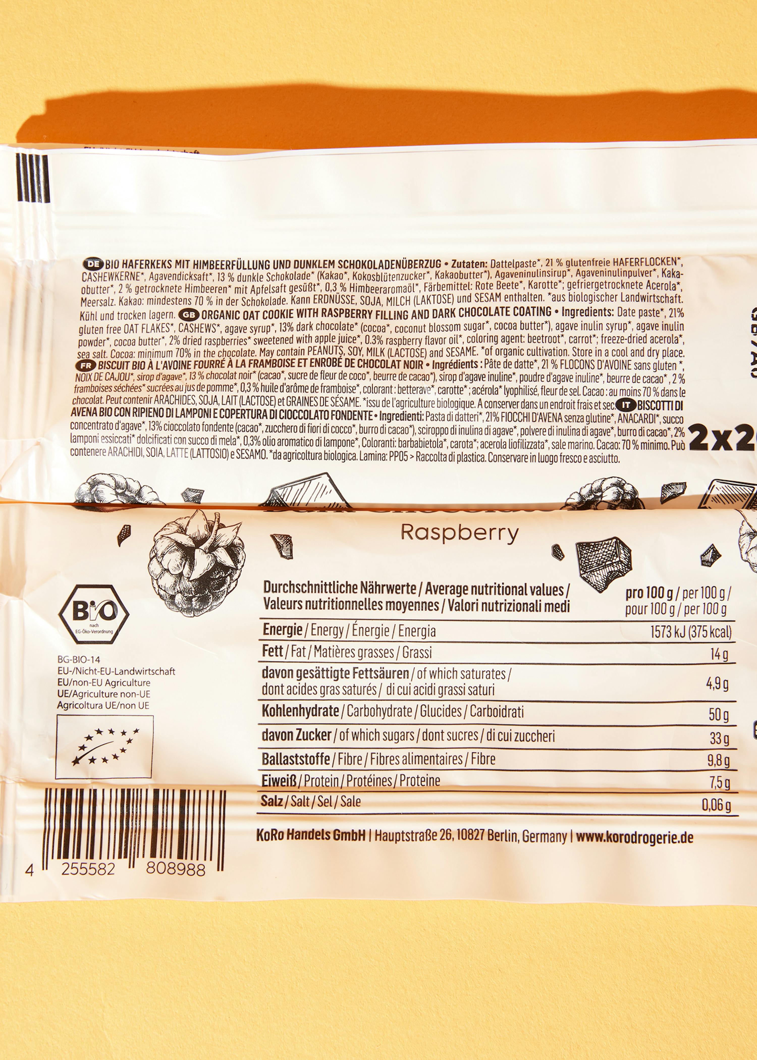 l' arrière d' une barre de chocolat aux framboises