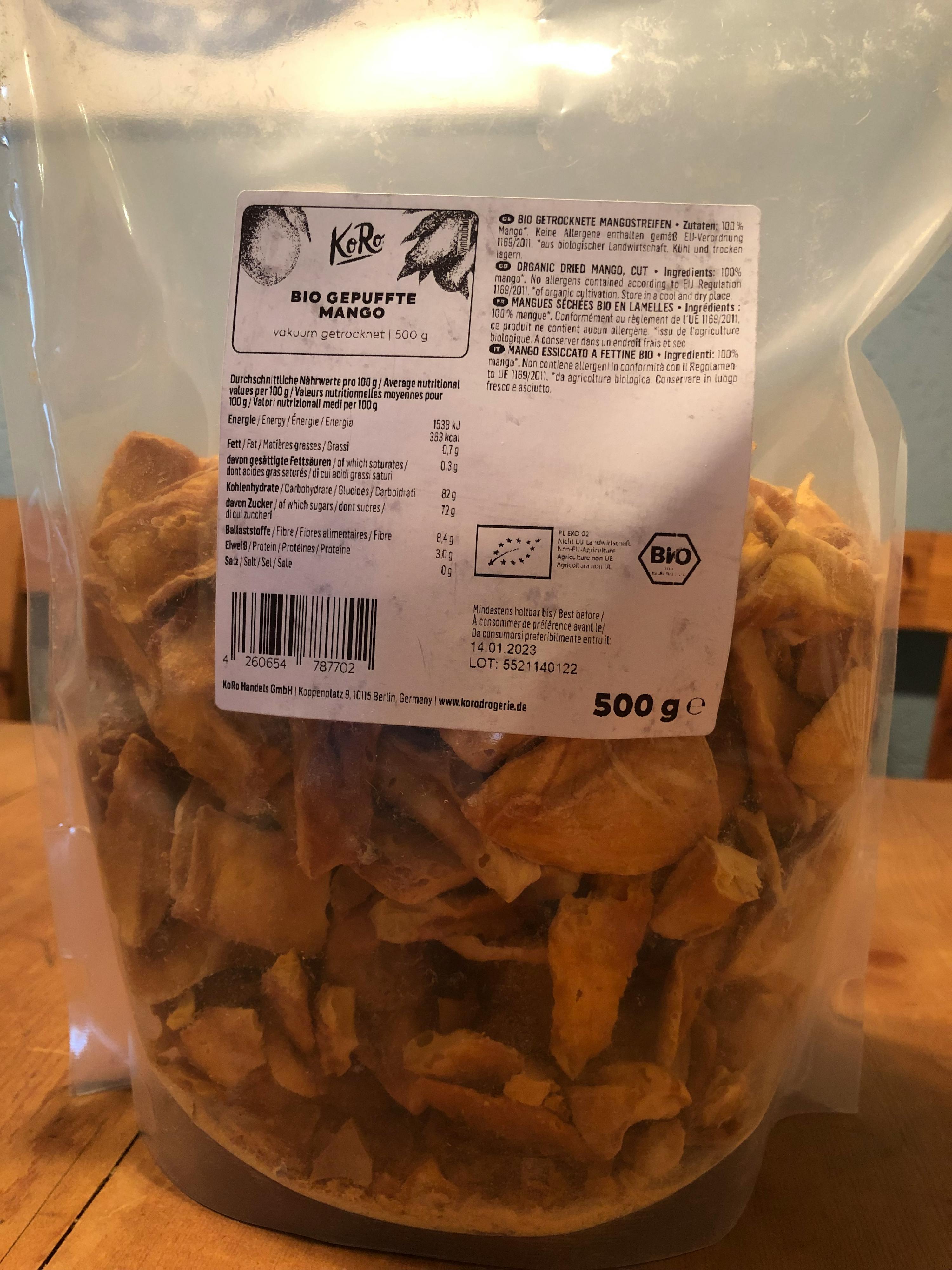 a bag of dried apples has a label that says bio on it