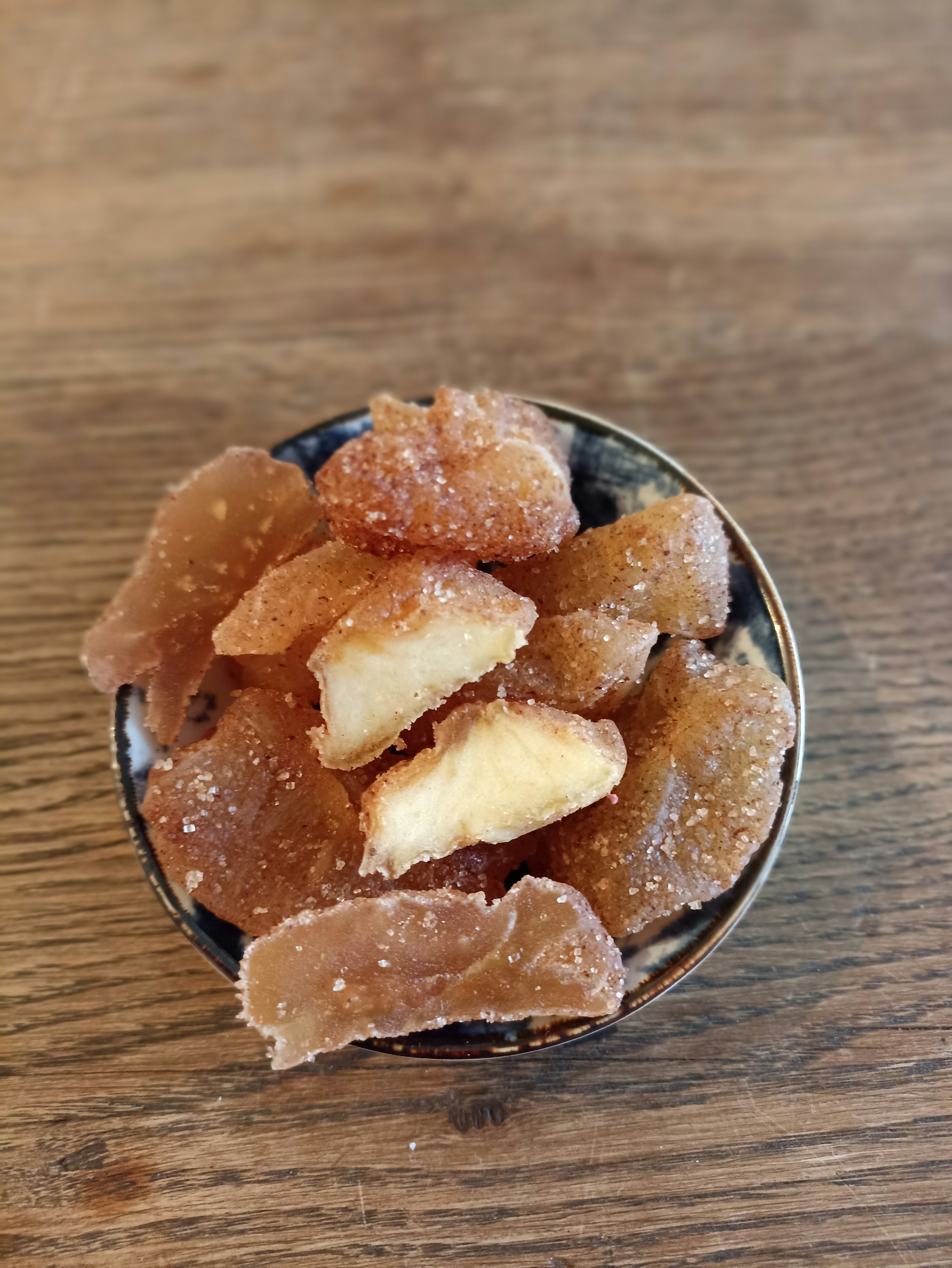 Buy apple pieces with cinnamon and sugar 1 kg KoRo Swiss