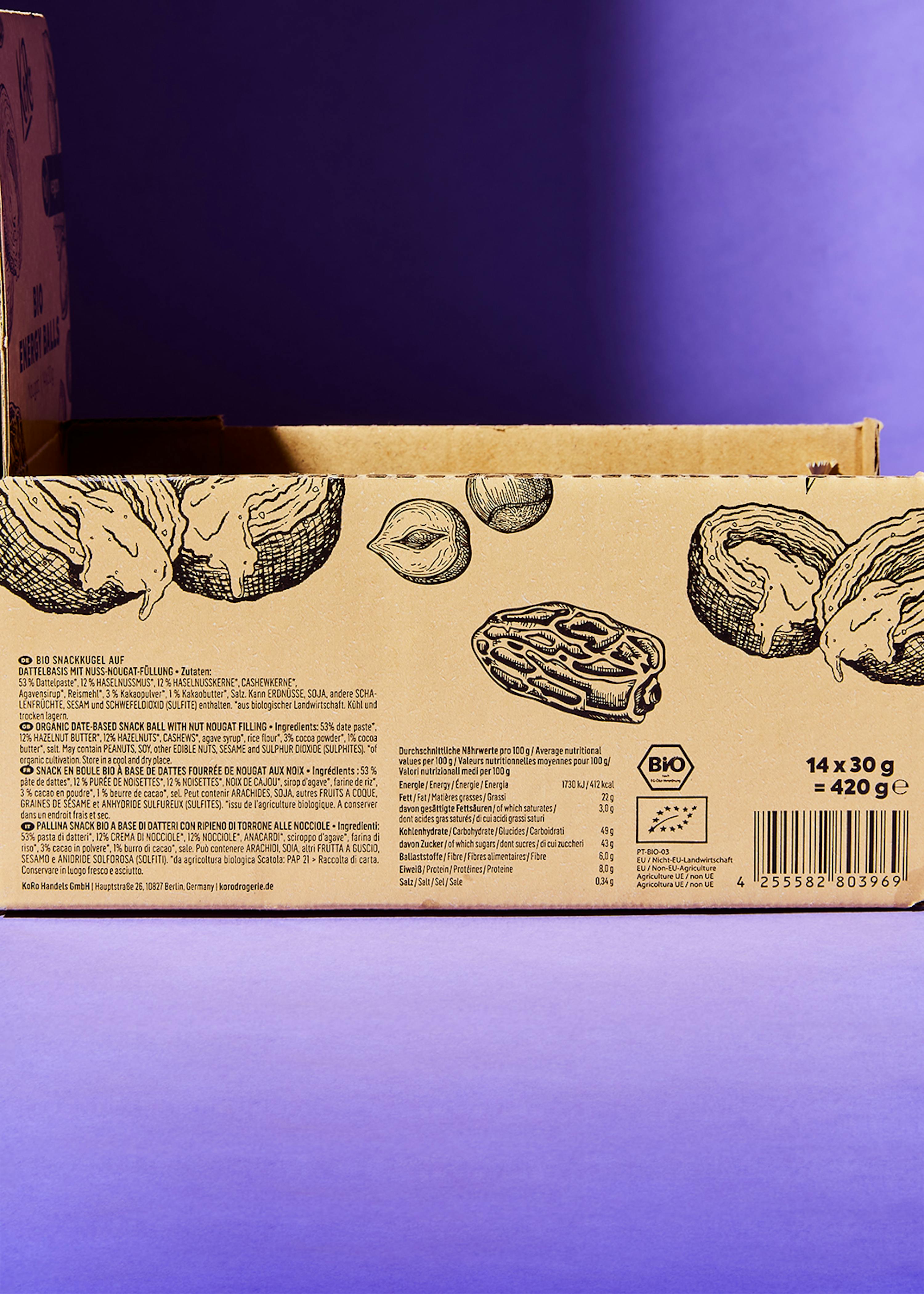 l' etichetta di una scatola di biscotti è in lingua italiana