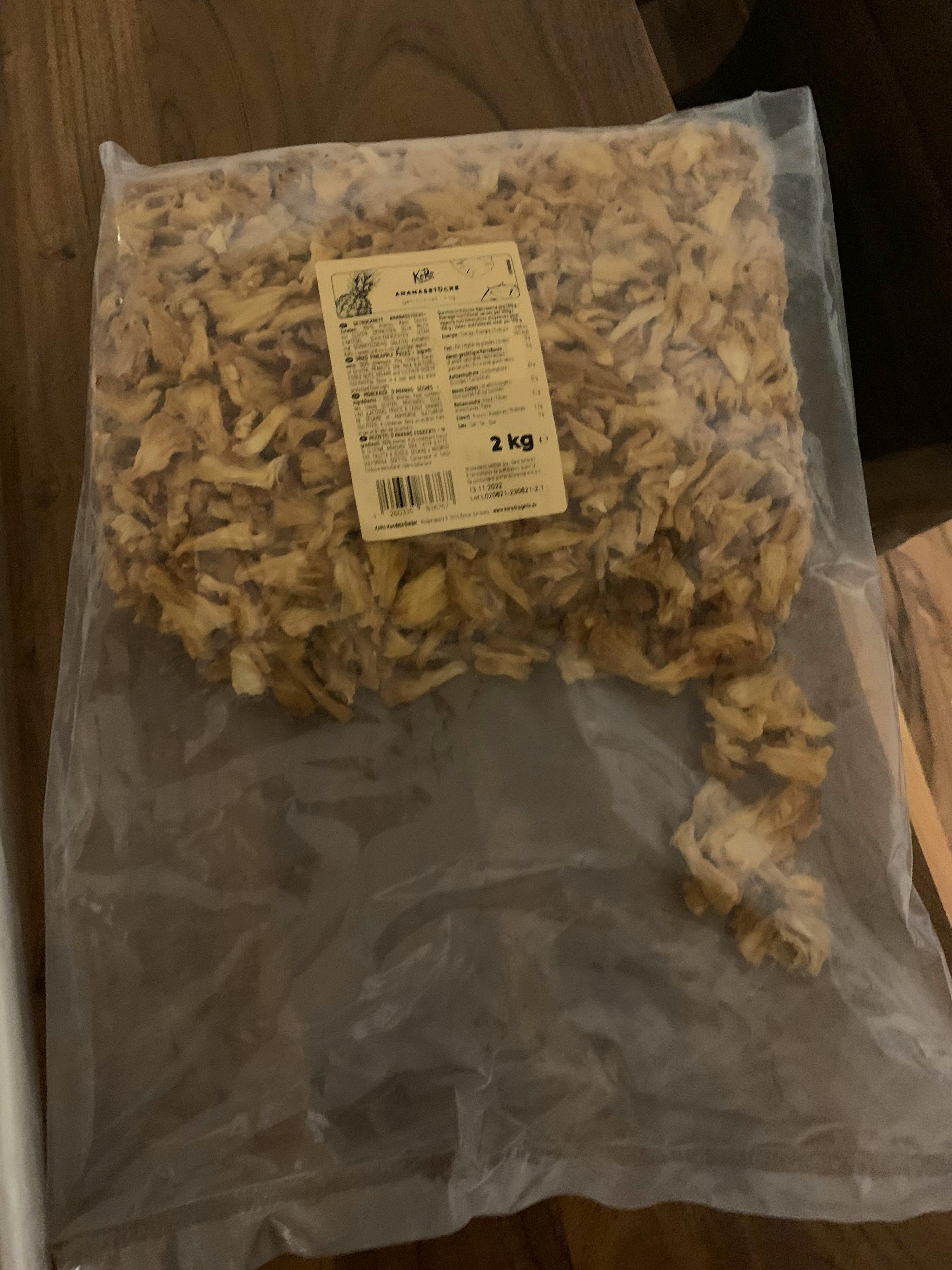 eine Plastiktüte mit einem Gewicht von 2 kg