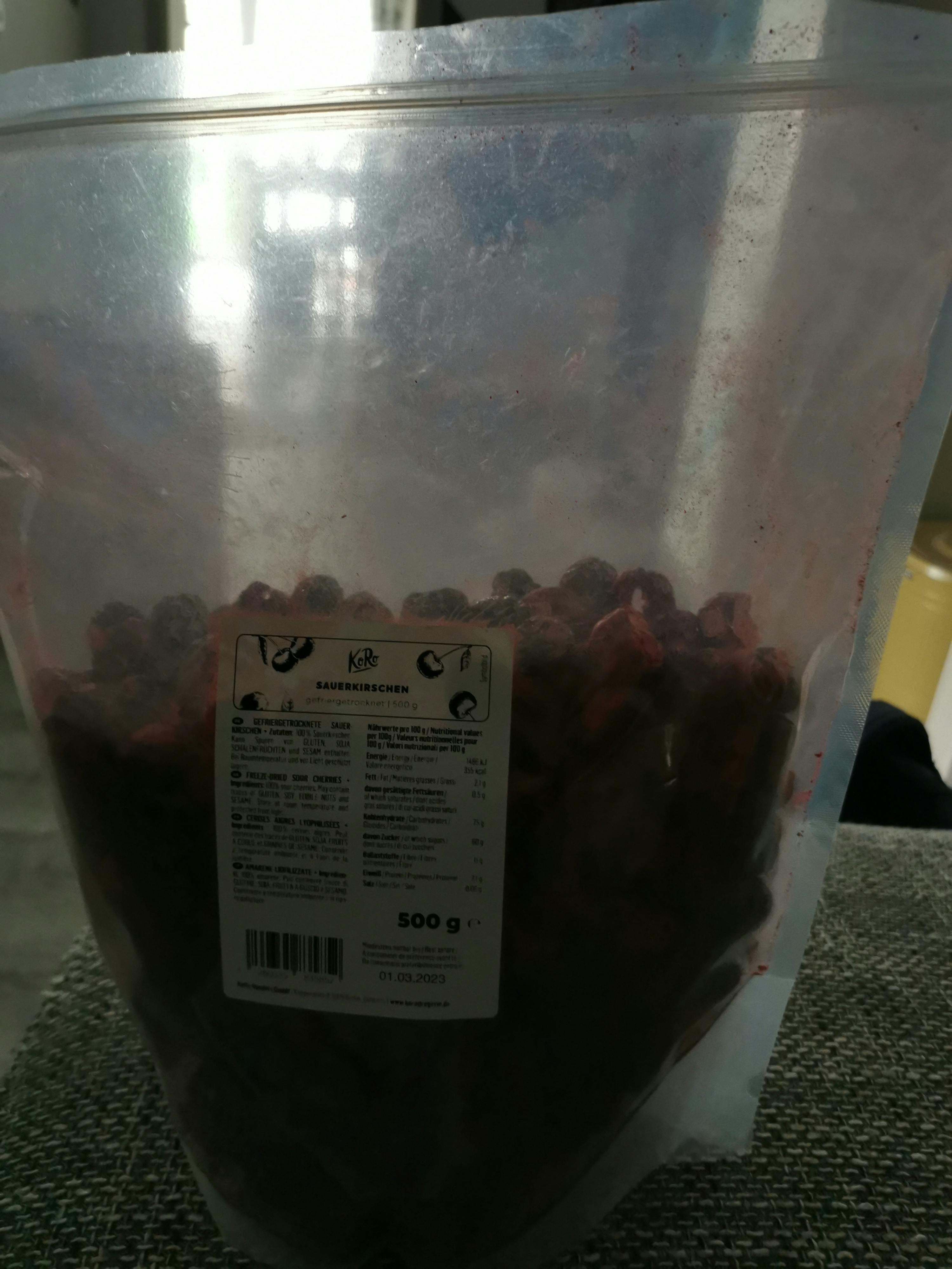 a plastic container with a label that says 500g