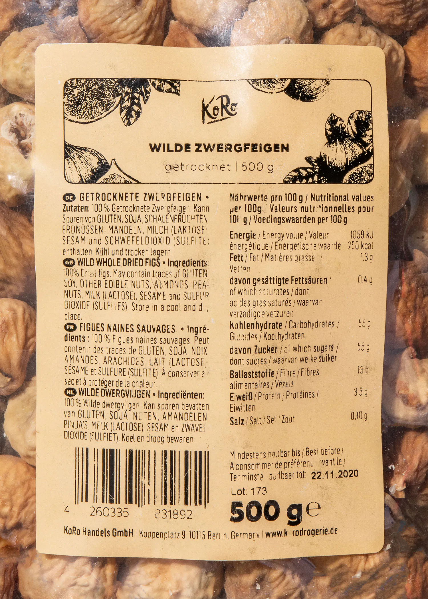 a package of dried figs has a label that says 500g