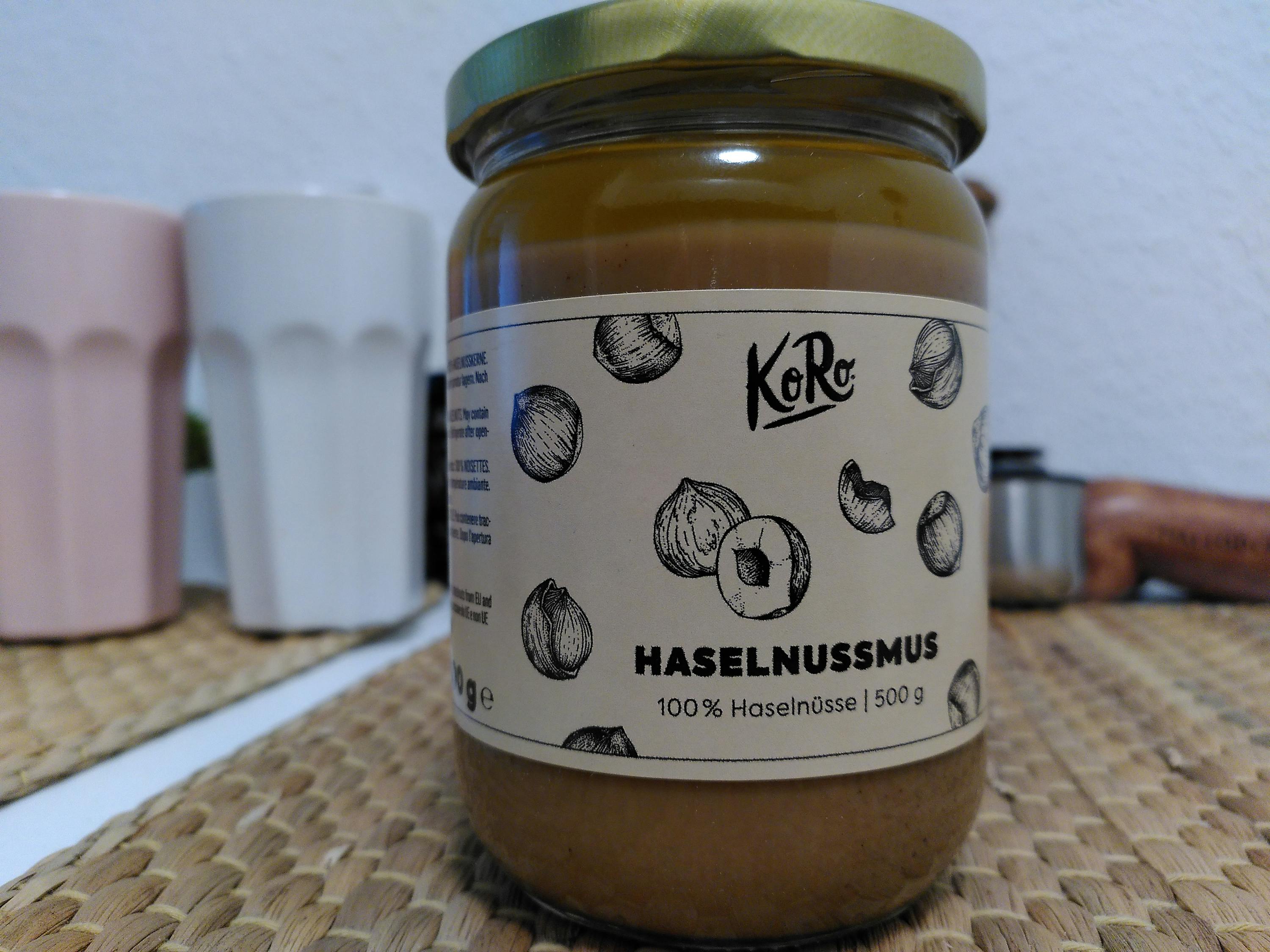 a jar of haselnussmus 100 % haselnüsse 500g