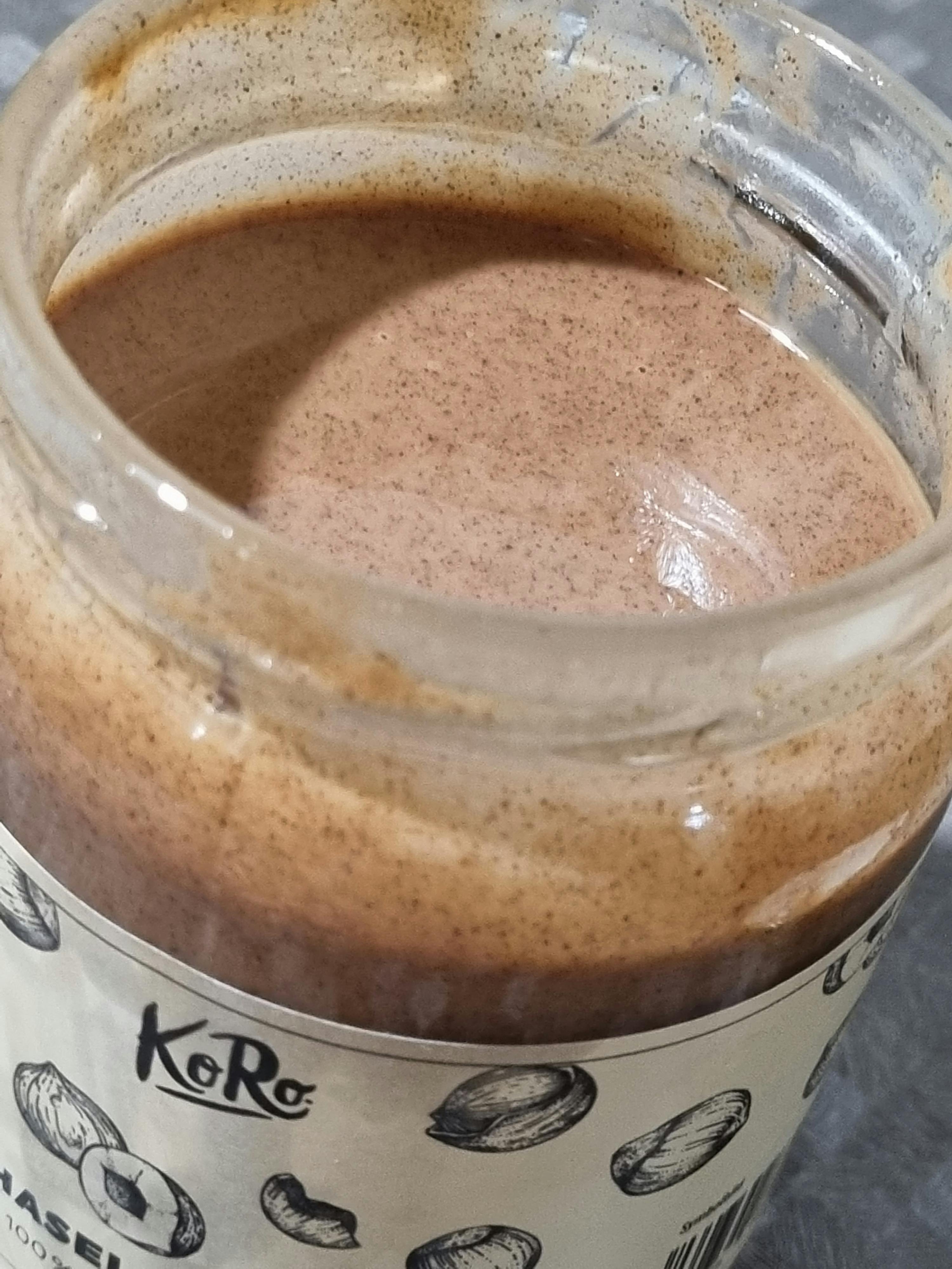 a jar of peanut butter has a label that says kera