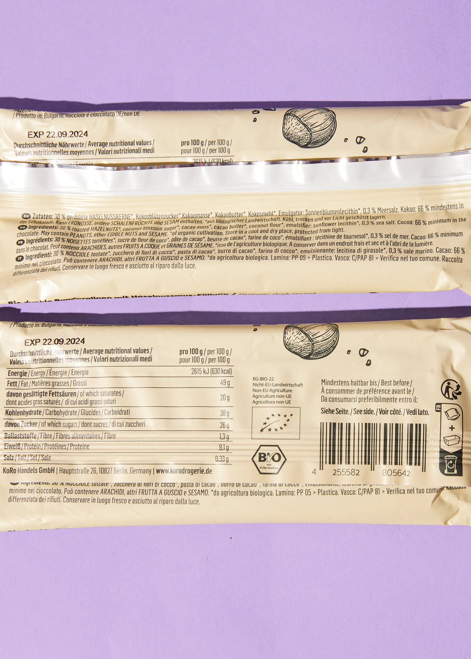 die Rückseite einer Schokoladenstange zeigt die Nährwerte