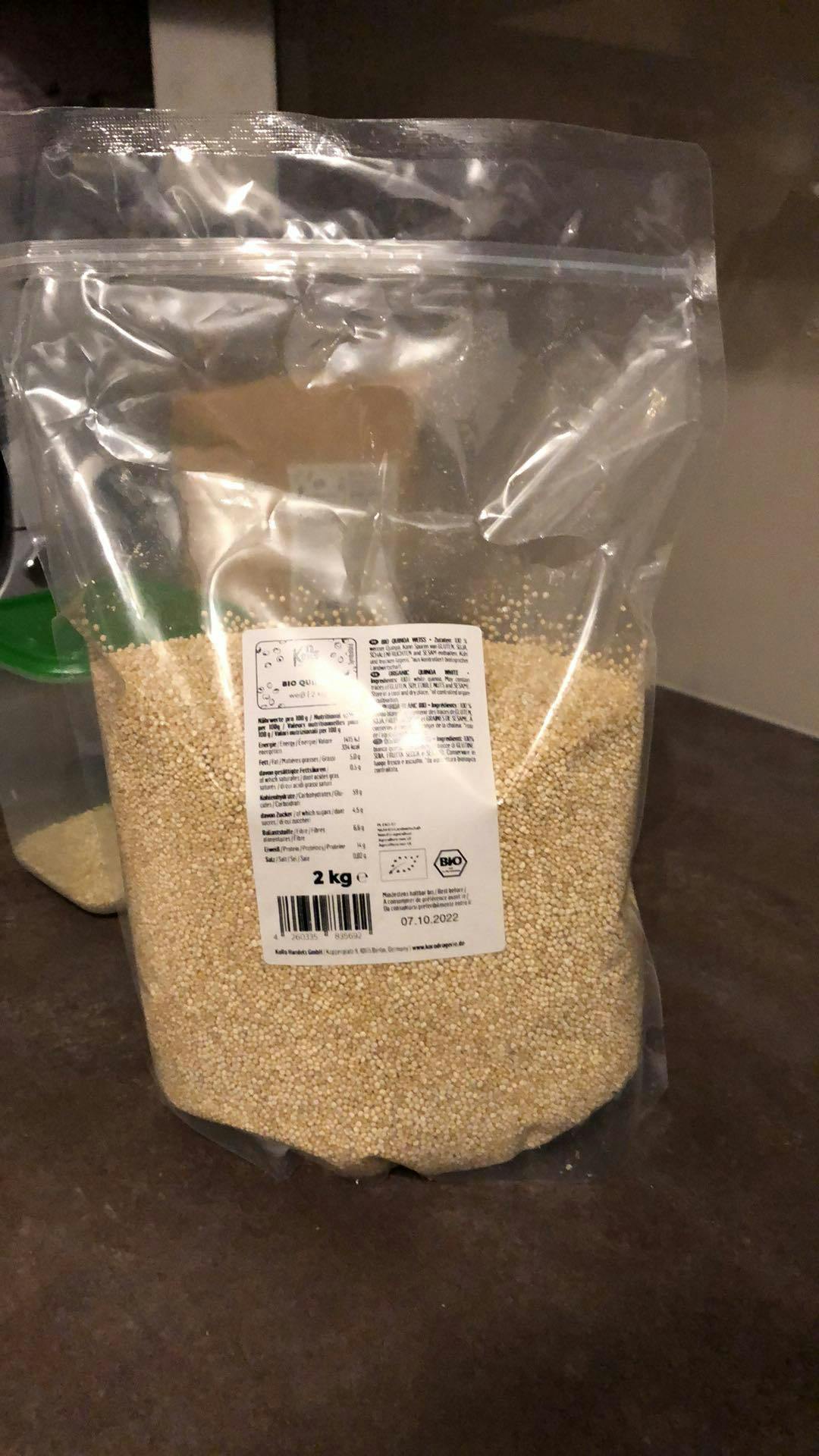 eine Plastiktüte mit einem Gewicht von 2 kilogramm