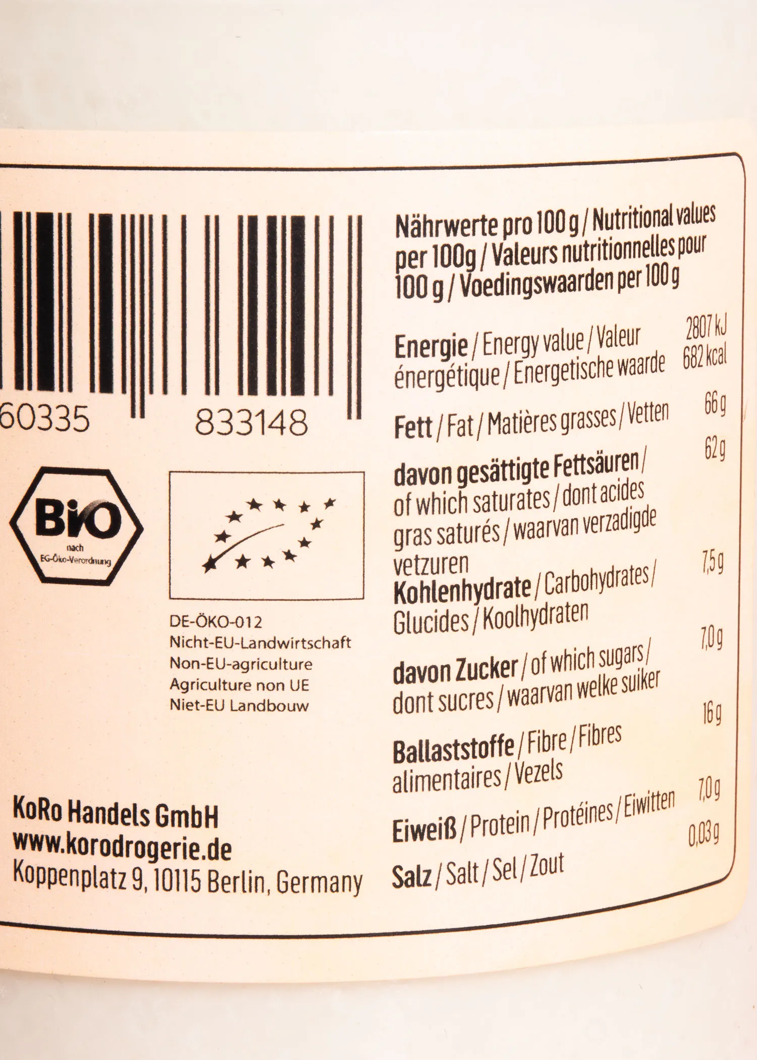 l' étiquette d' un produit bio montre les valeurs nutritionnelles pour 100 g