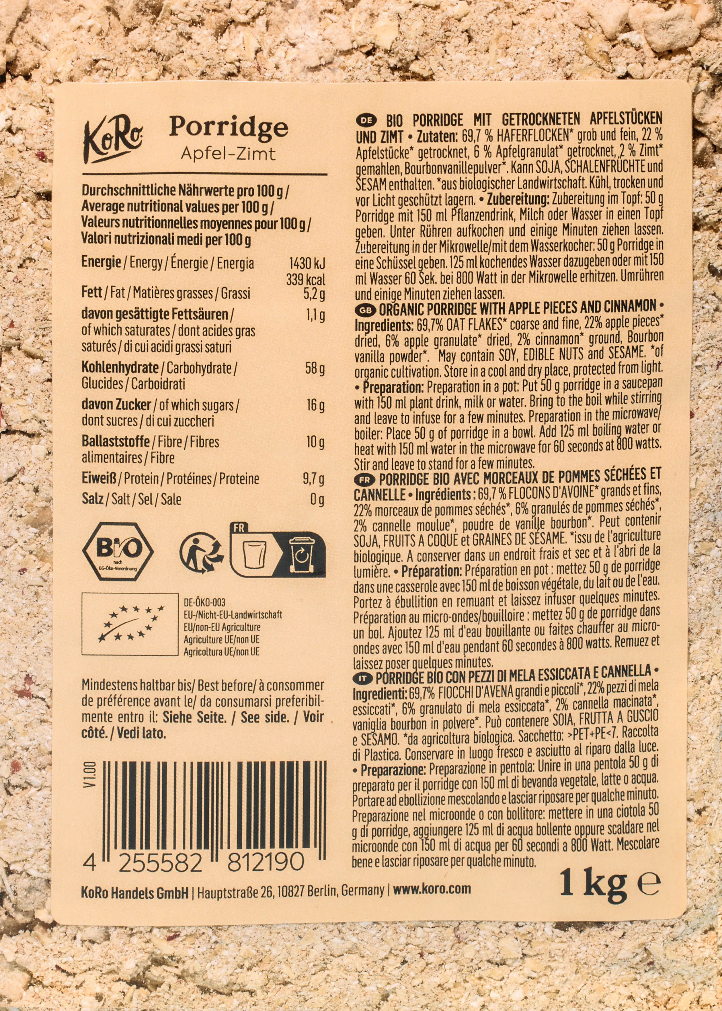 die Rückseite eines Koro-Porridges mit Apfelstücken und Zimt